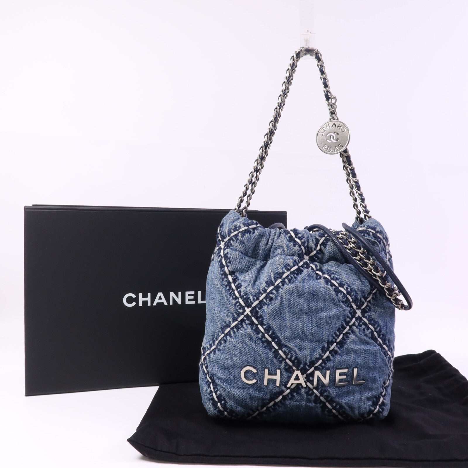CHANEL 牛仔布Mini 22銀扣鏈帶手挽肩背兩用袋