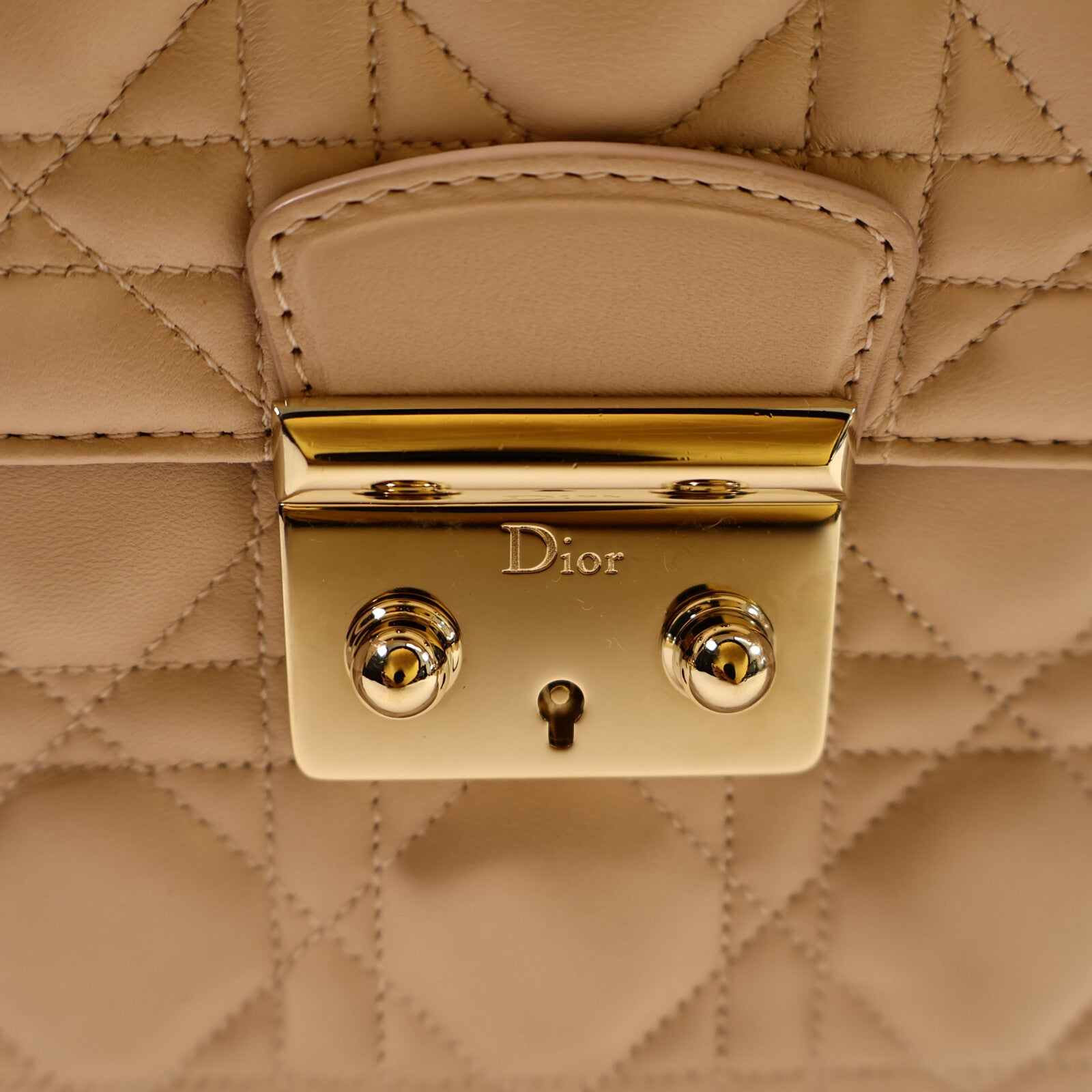 Dior 羊皮皮革Miss Dior Medium Flap Bag鏈帶肩背袋