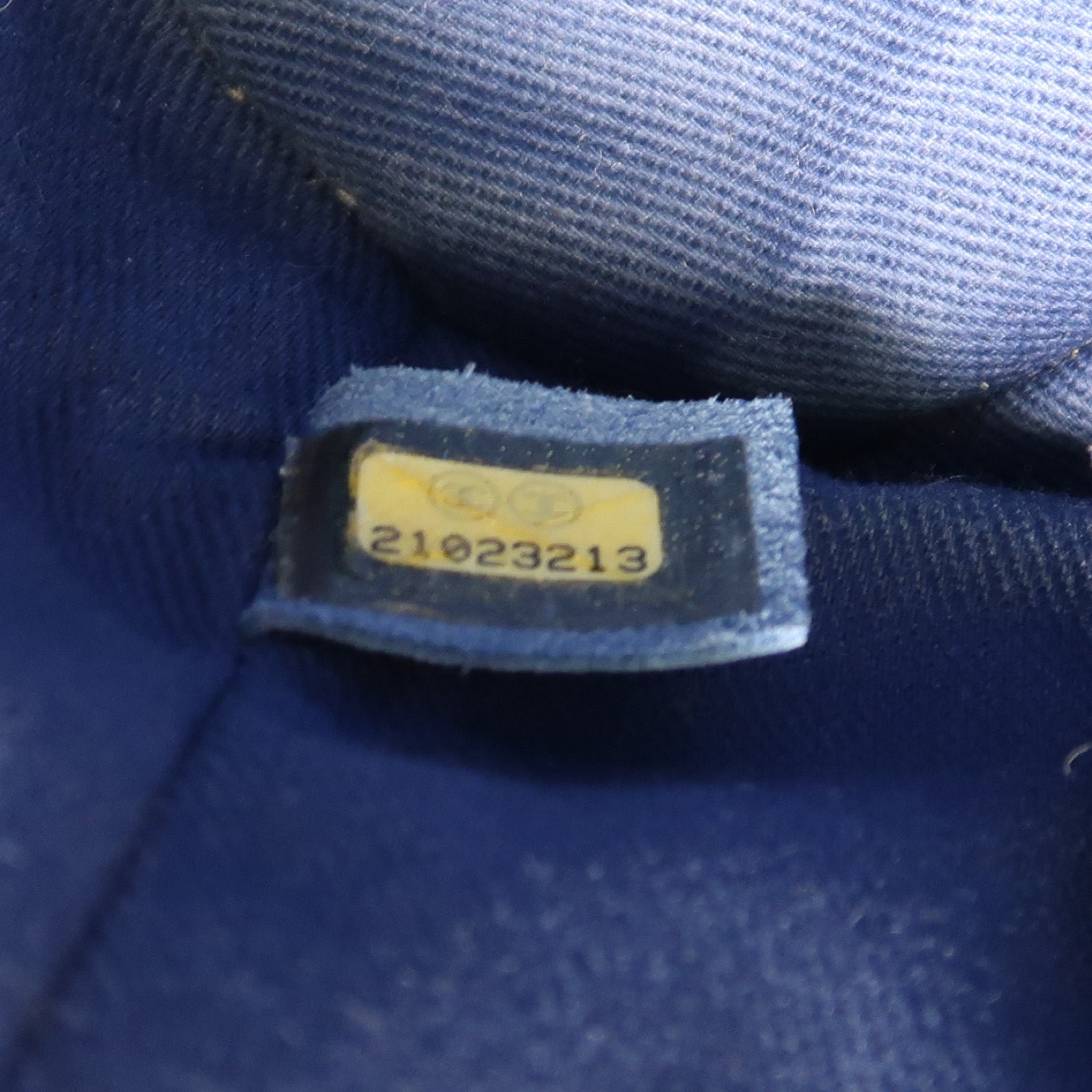 CHANEL 牛皮皮革Shoulder Bag銀扣肩背袋