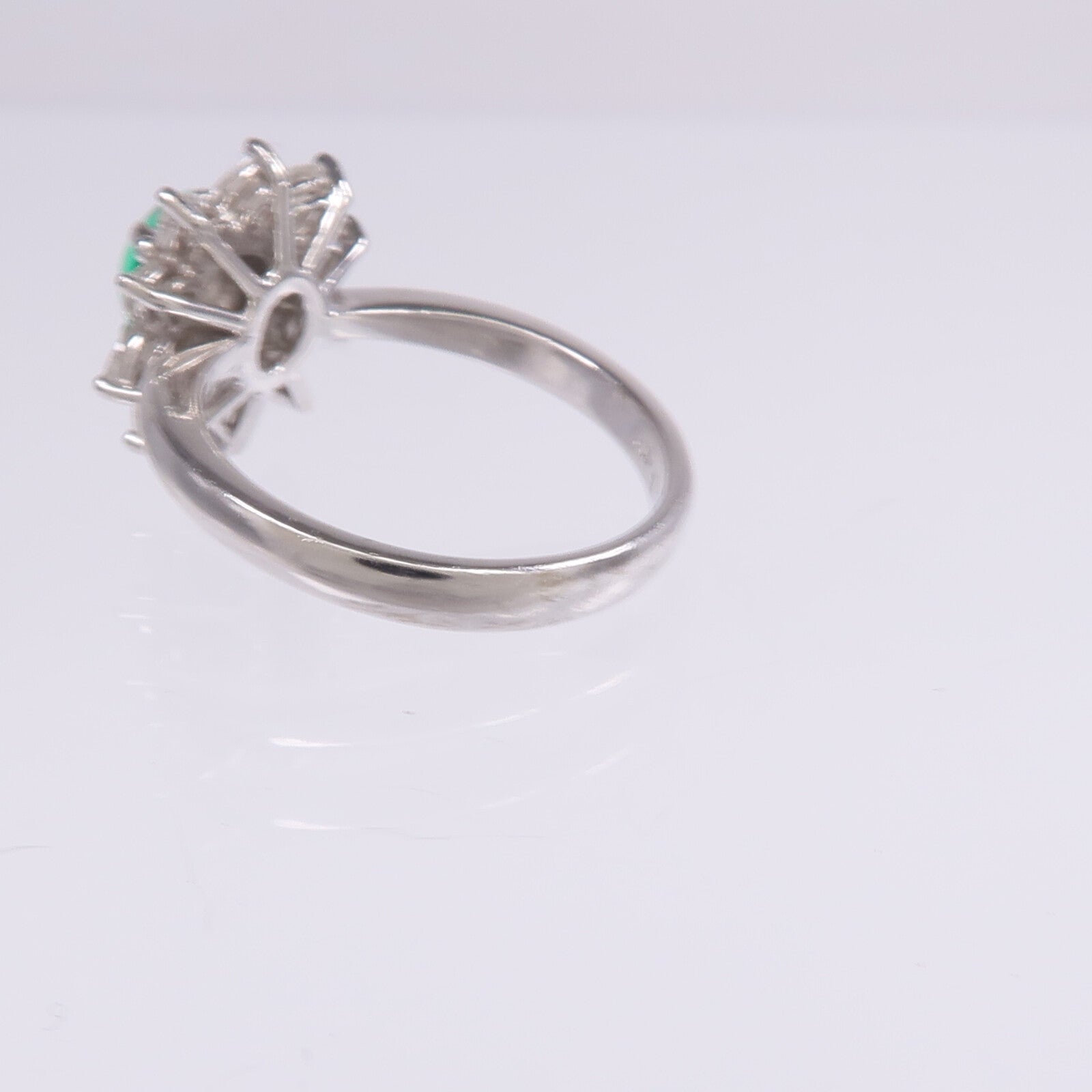 JEWELRY 【激減優惠】18K白金Emerald Diamond Ring綠寶石/鑽石戒指US#6