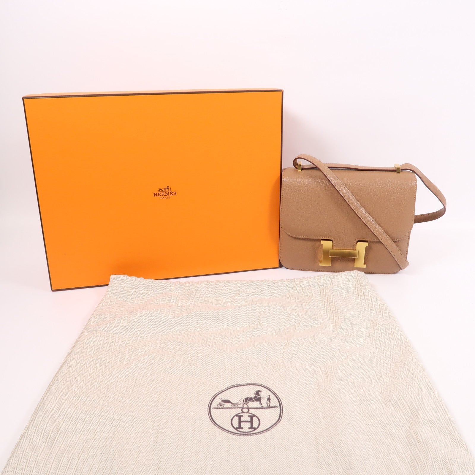 HERMES Chevre皮革Constance Mini金扣肩背袋
