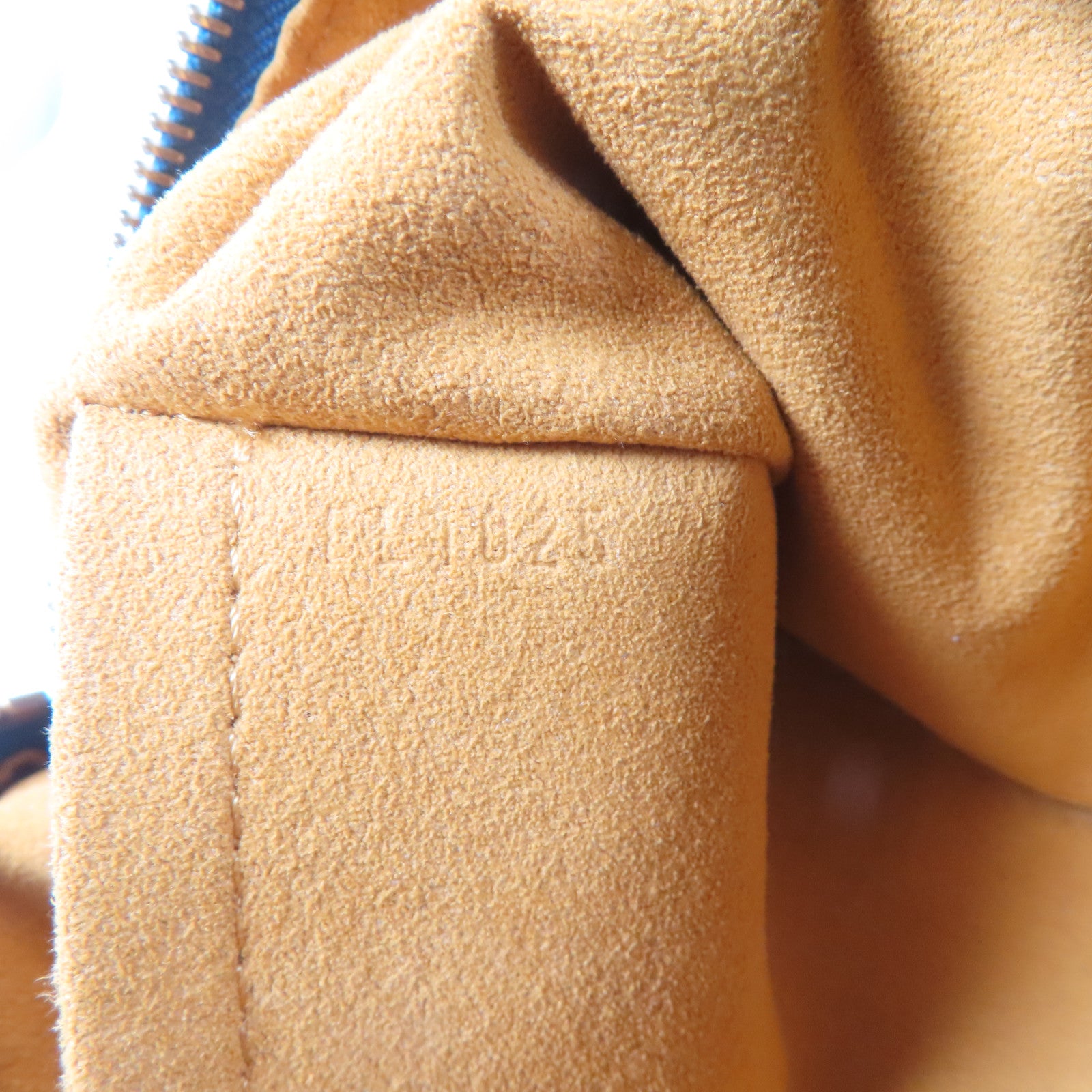 LOUIS VUITTON Monogram Denim Buggy GM金扣肩背袋藍色/啡色