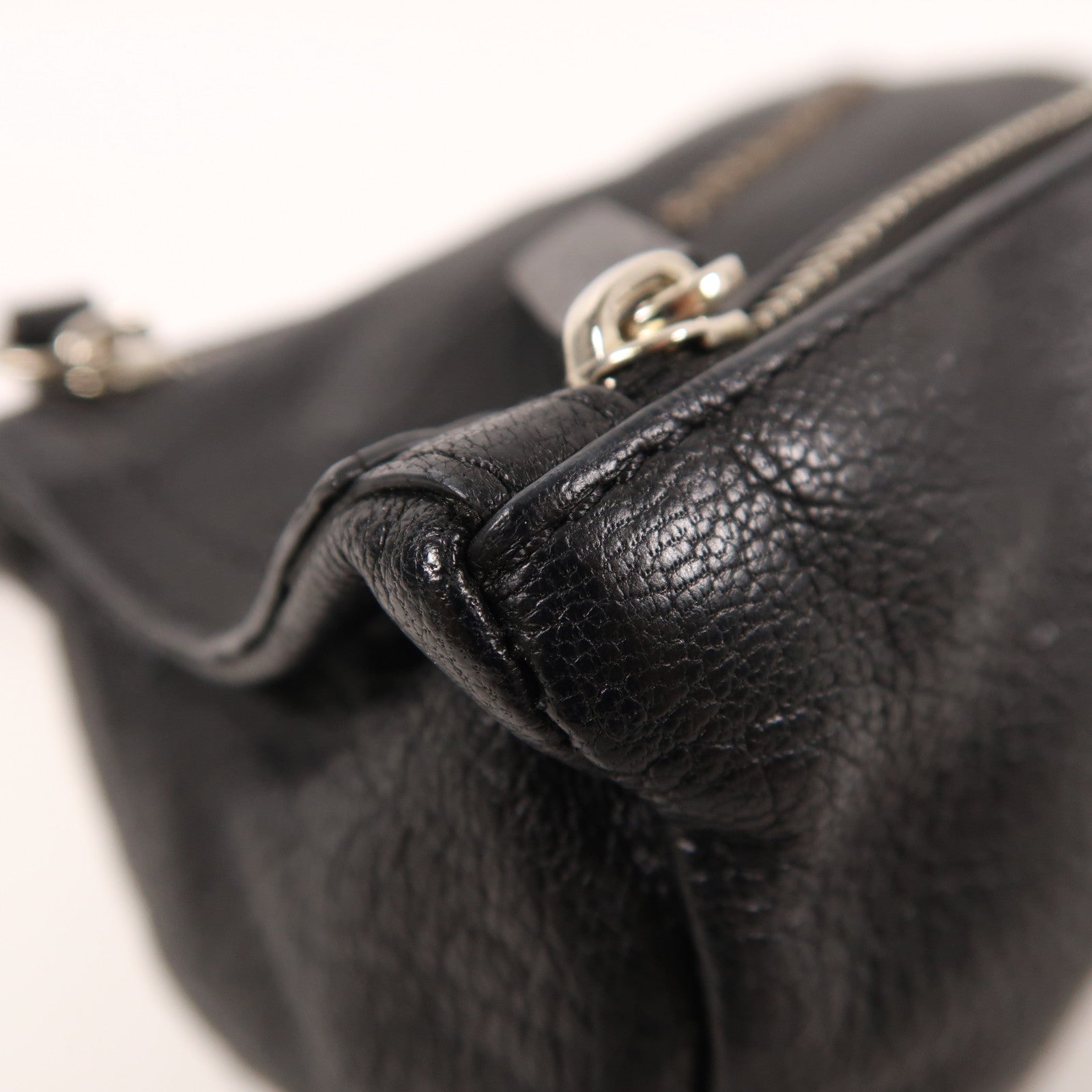 GIVENCHY 牛皮皮革Pandora Clutch銀扣手拿包