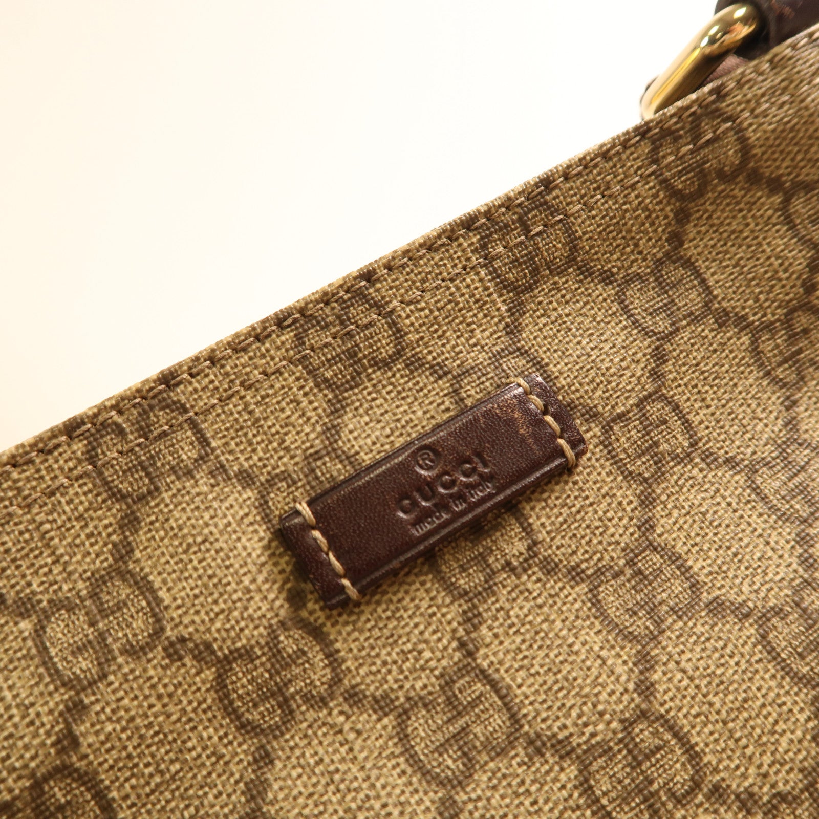 GUCCI 塗層帆布Shoulder Bag銀扣肩背袋