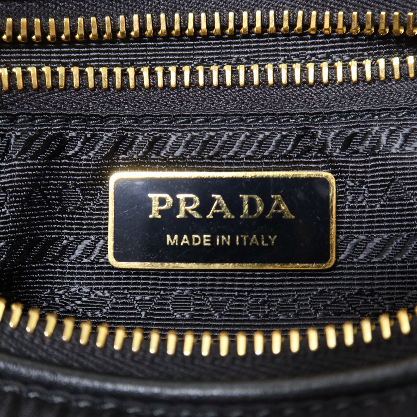 PRADA 尼龍Shoulder Bag金扣肩背袋