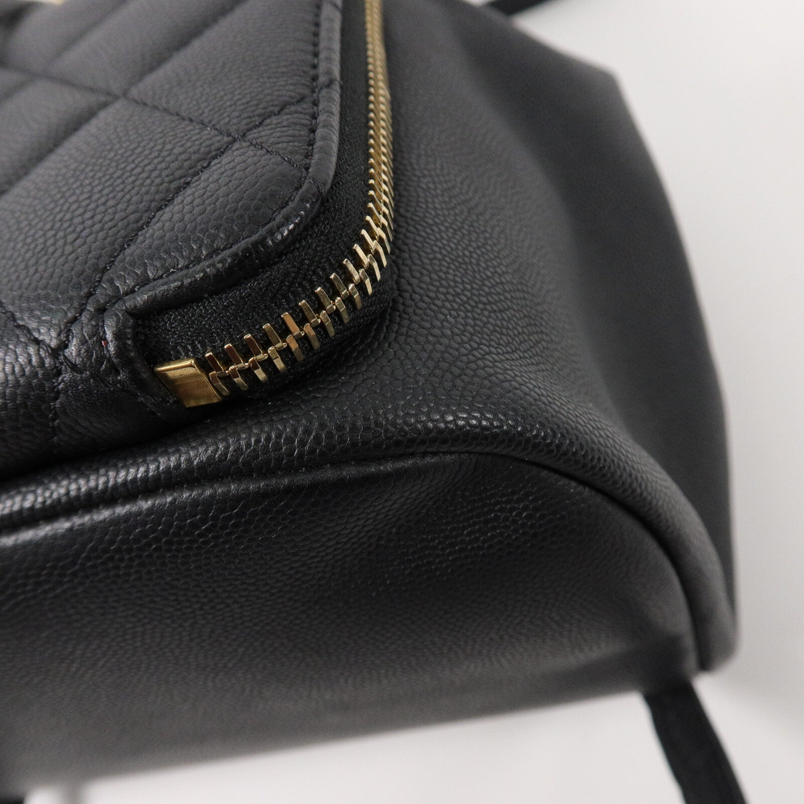 CHANEL 牛皮皮革Business Affinity Backpack鏈帶背包