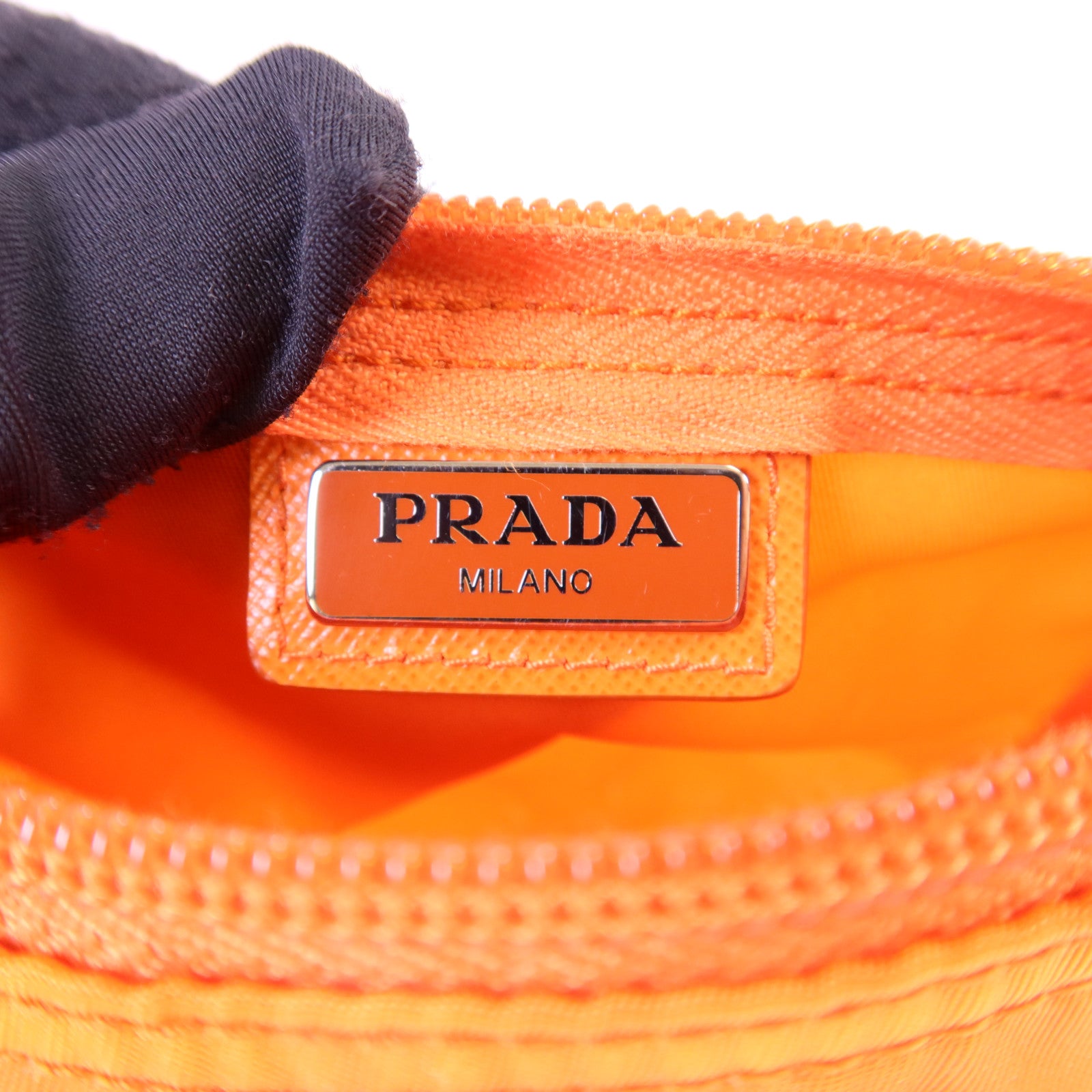 PRADA 尼龍Pouch銀扣小袋