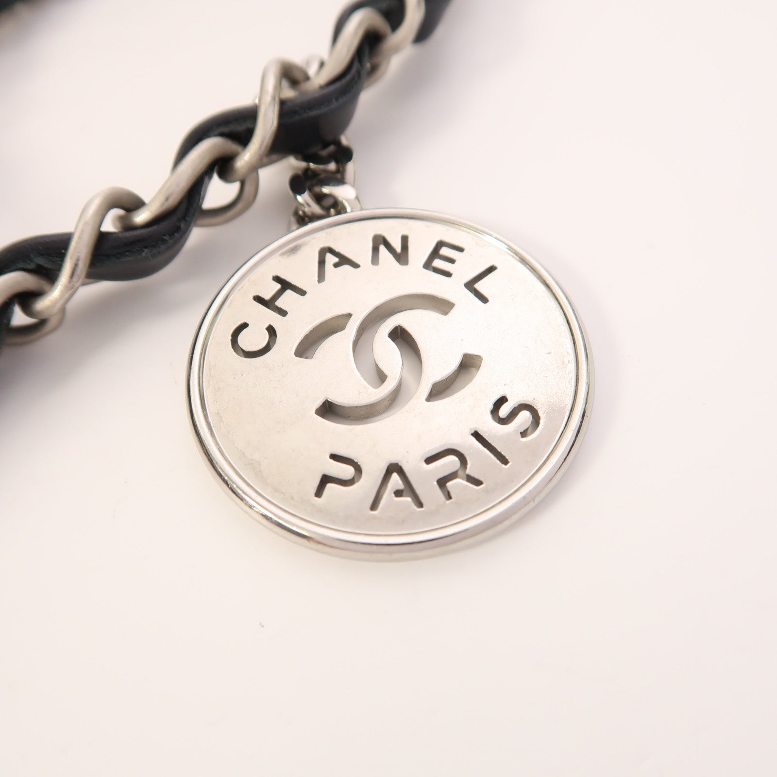 CHANEL 牛皮皮革Chanel 22 Small銀扣鏈帶肩背袋