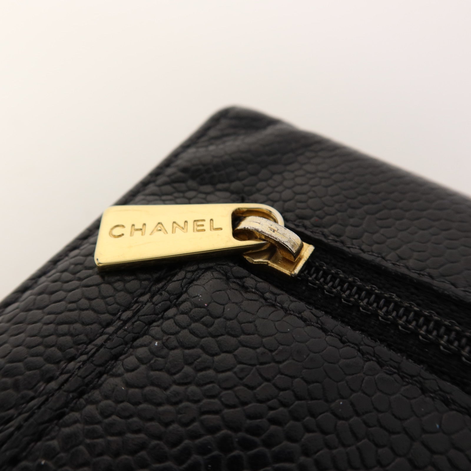 CHANEL 牛皮皮革Trifold Wallet金扣錢包