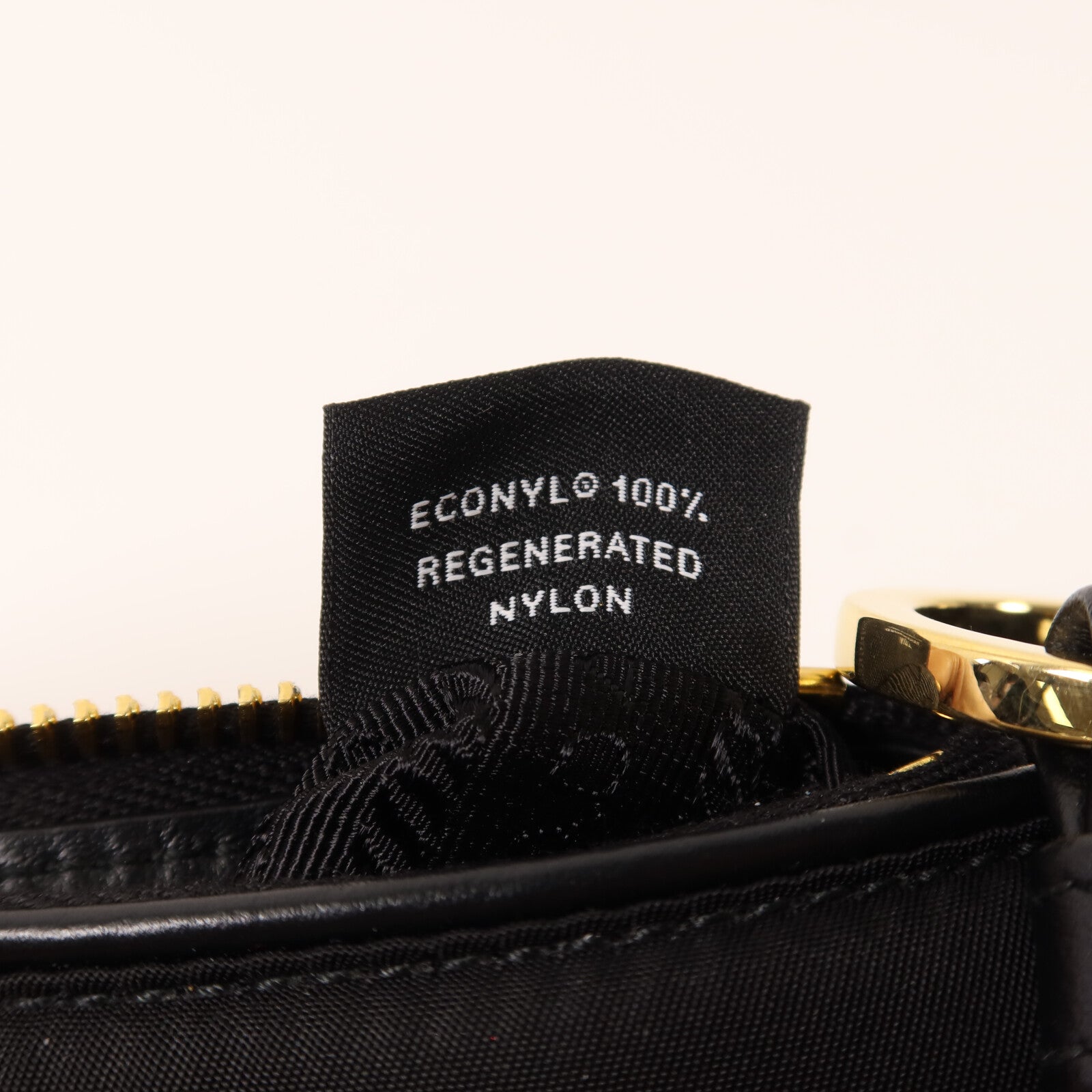 PRADA 尼龍Shoulder Bag金扣肩背袋
