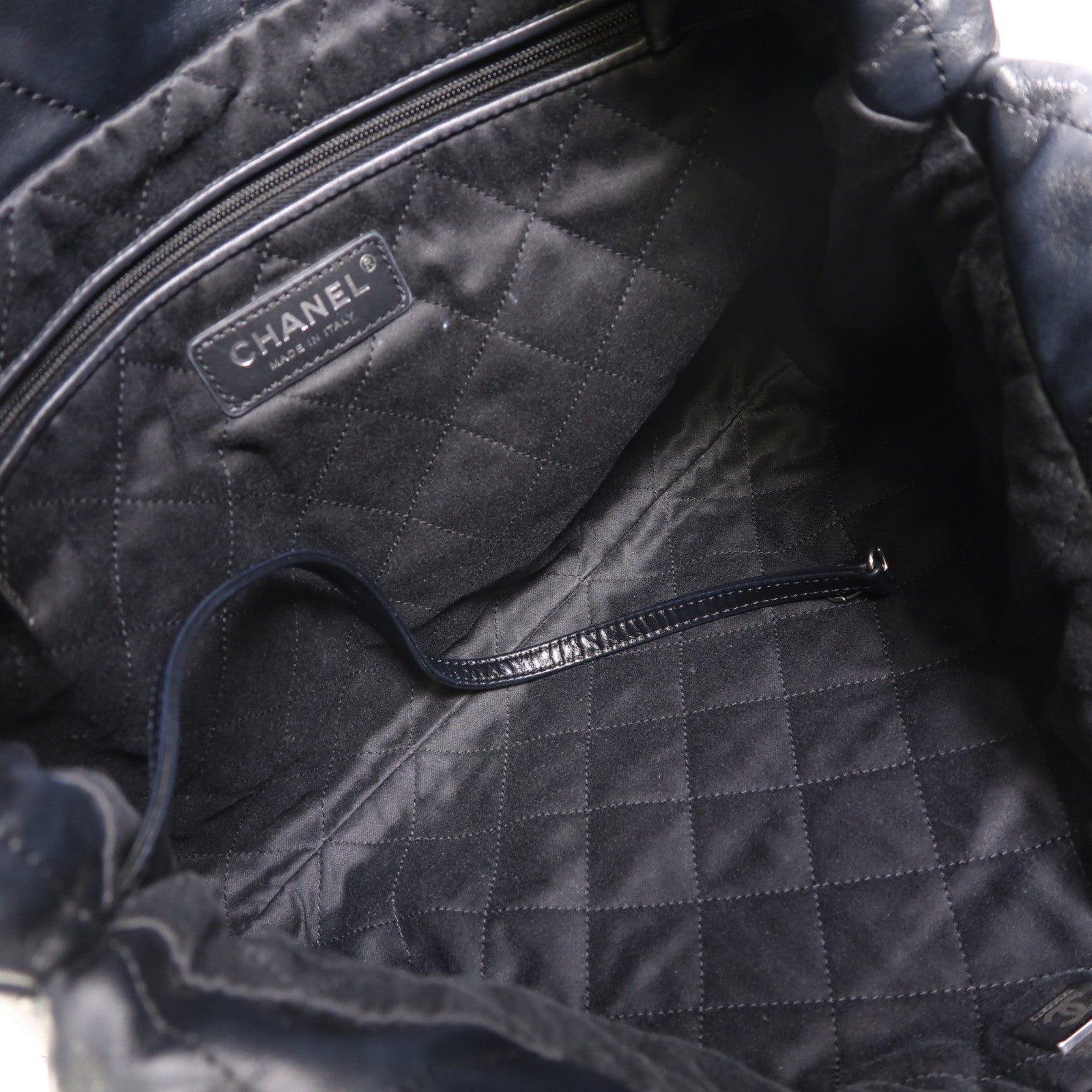 CHANEL 牛皮皮革Chanel 22 Small銀扣鏈帶肩背袋