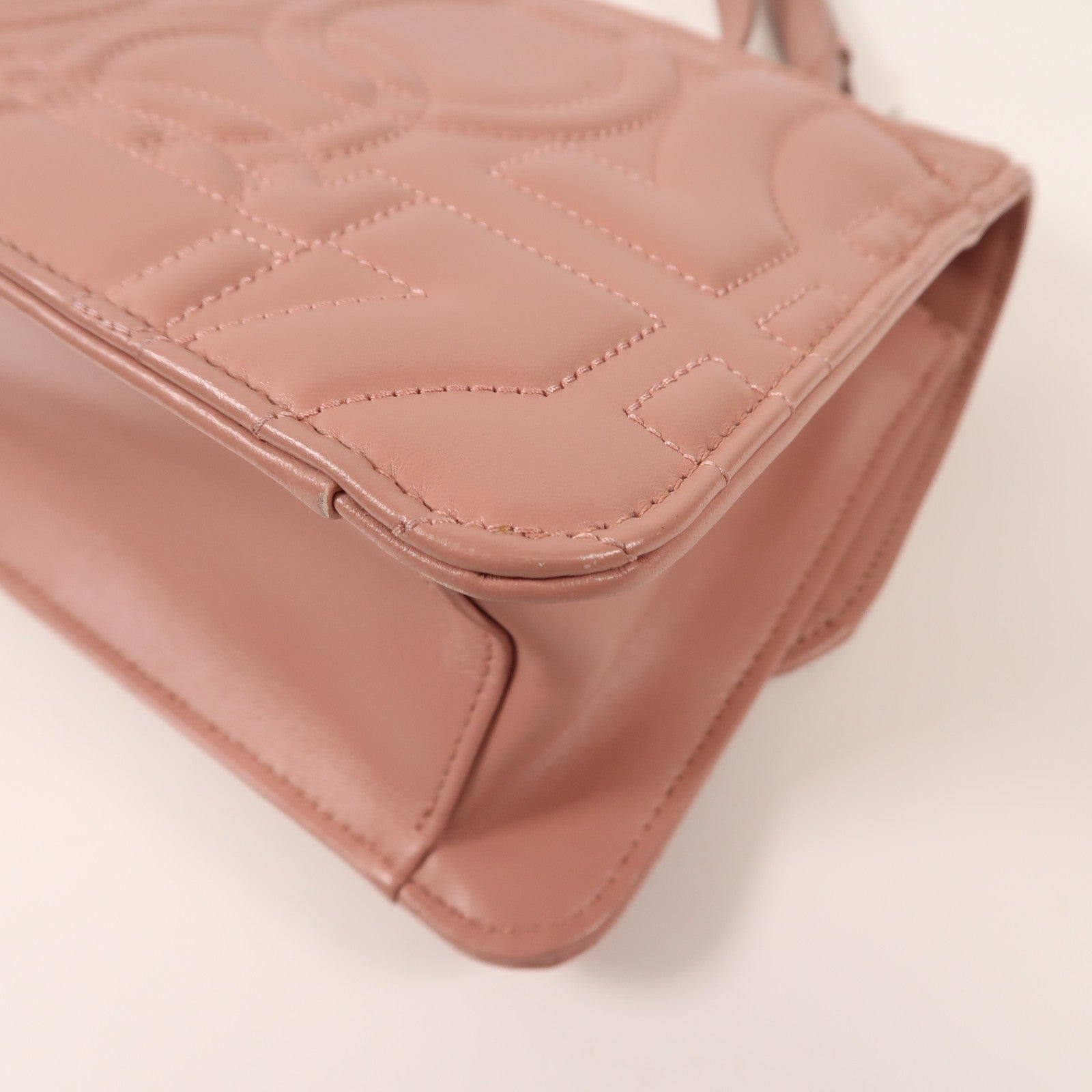 Salvatore Ferragamo 牛皮皮革Chain Shoulder銀扣鏈帶肩背袋
