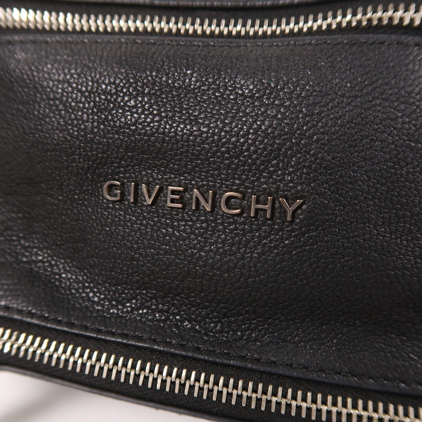 GIVENCHY 牛皮皮革Pandora Clutch銀扣手拿包