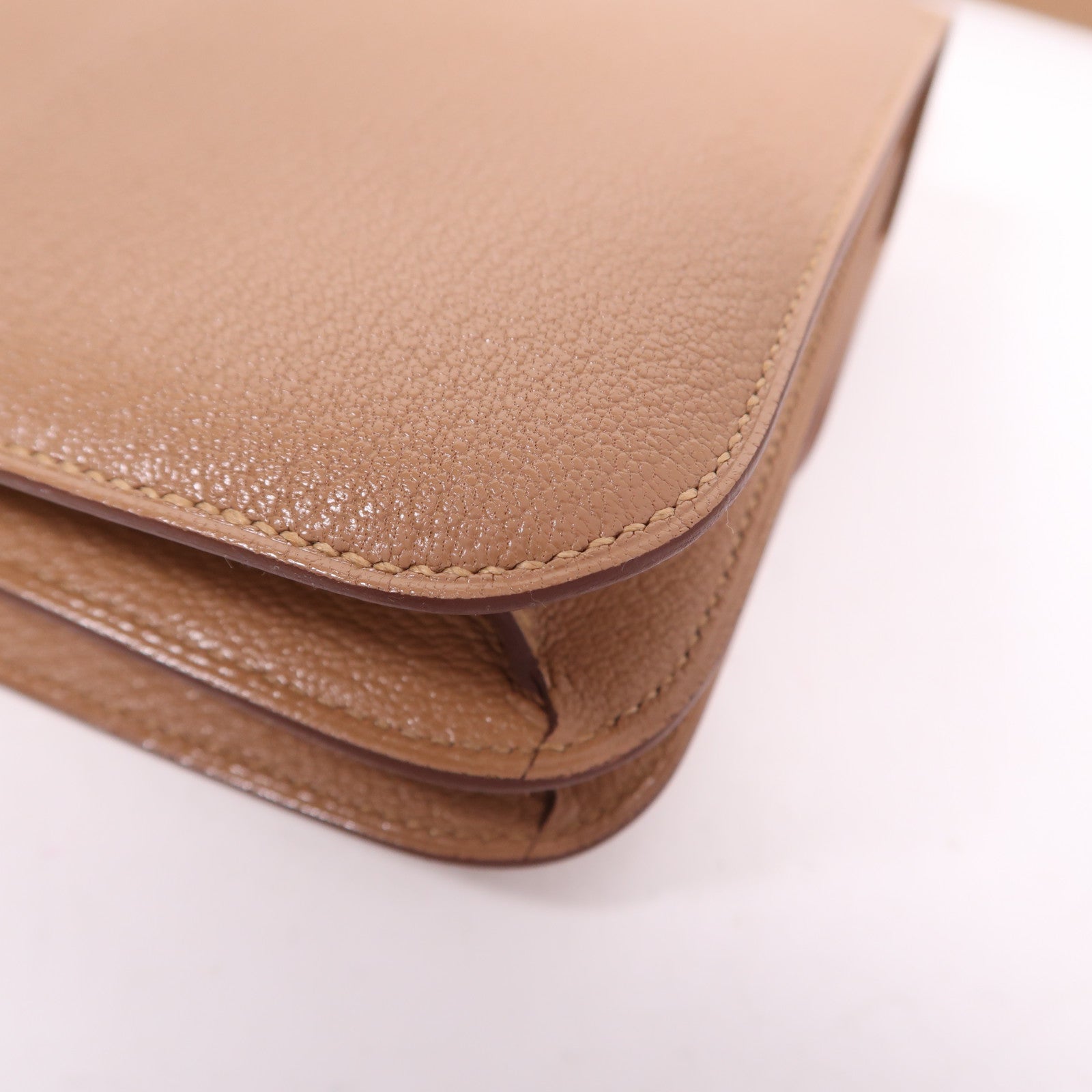 HERMES Chevre皮革Constance Mini金扣肩背袋