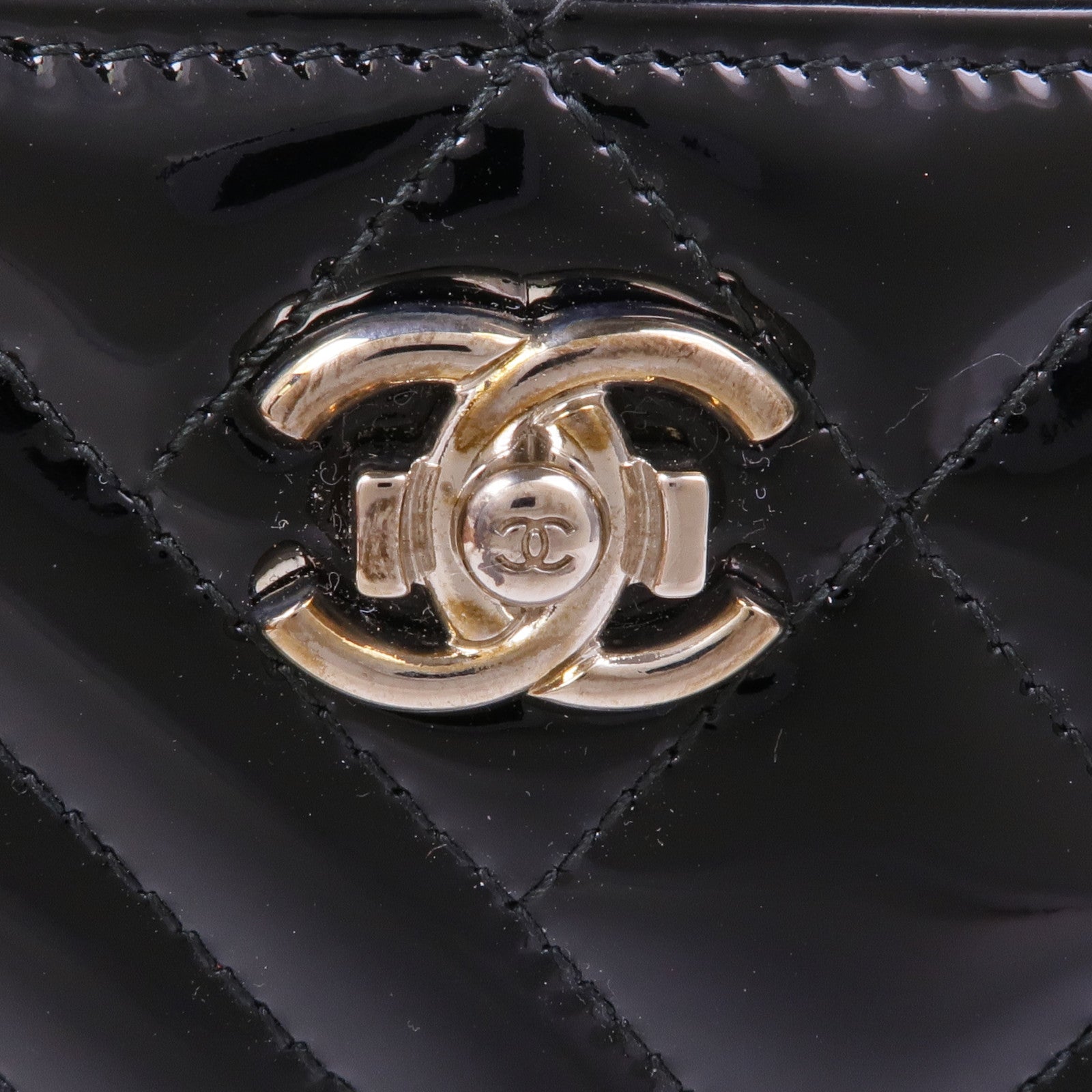 CHANEL 漆皮皮革Round Long Wallet銀扣長錢包