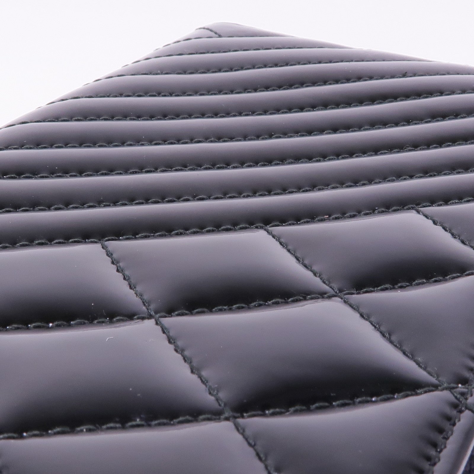 CHANEL 漆皮皮革Round Long Wallet銀扣長錢包