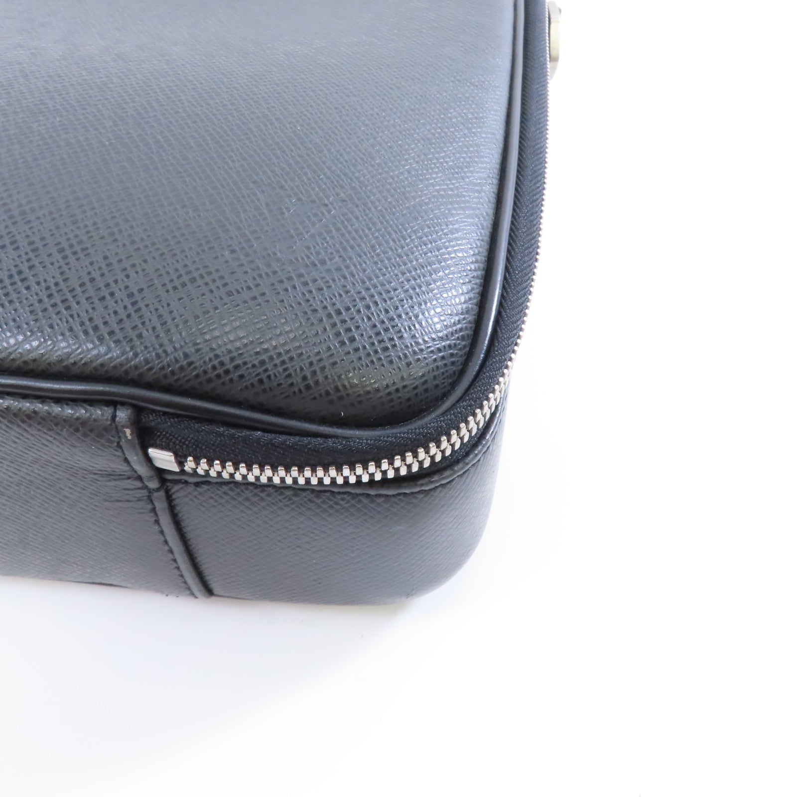 LOUIS VUITTON 【激減優惠】Taiga Computer Case Bag銀扣公事包黑色
