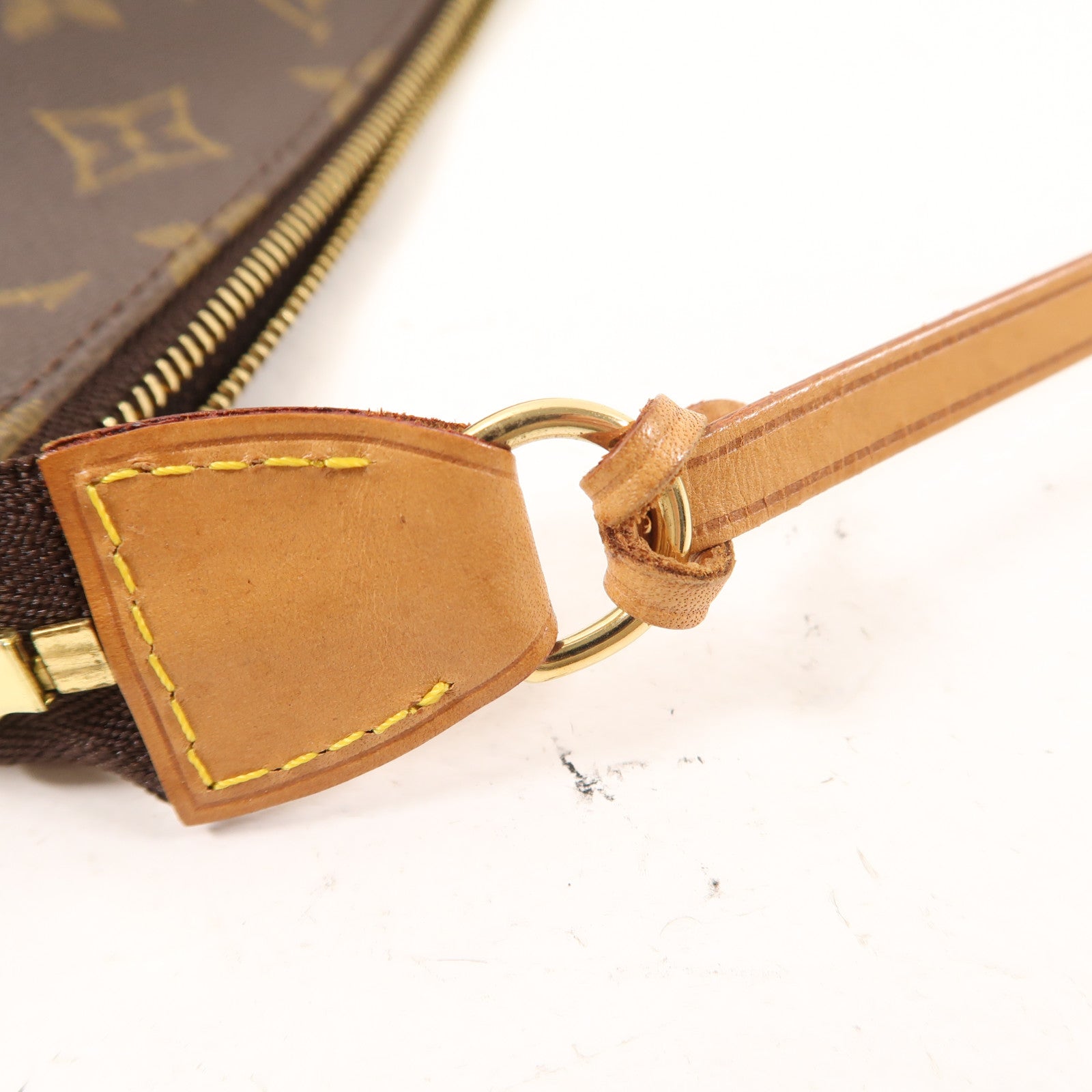 LOUIS VUITTON Monogram Pochette Accessoires金扣手拿包棕色