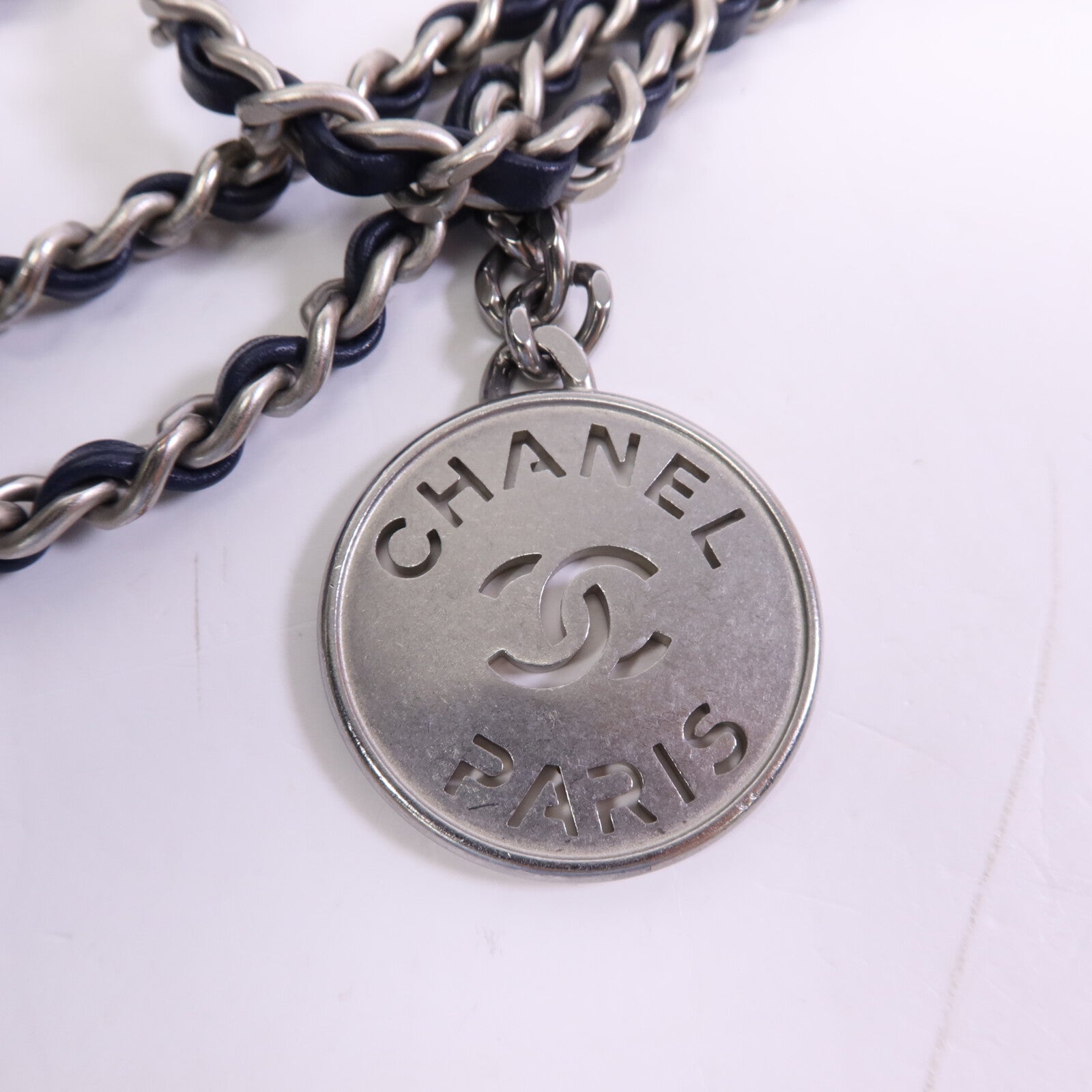 CHANEL 牛仔布Mini 22銀扣鏈帶手挽肩背兩用袋