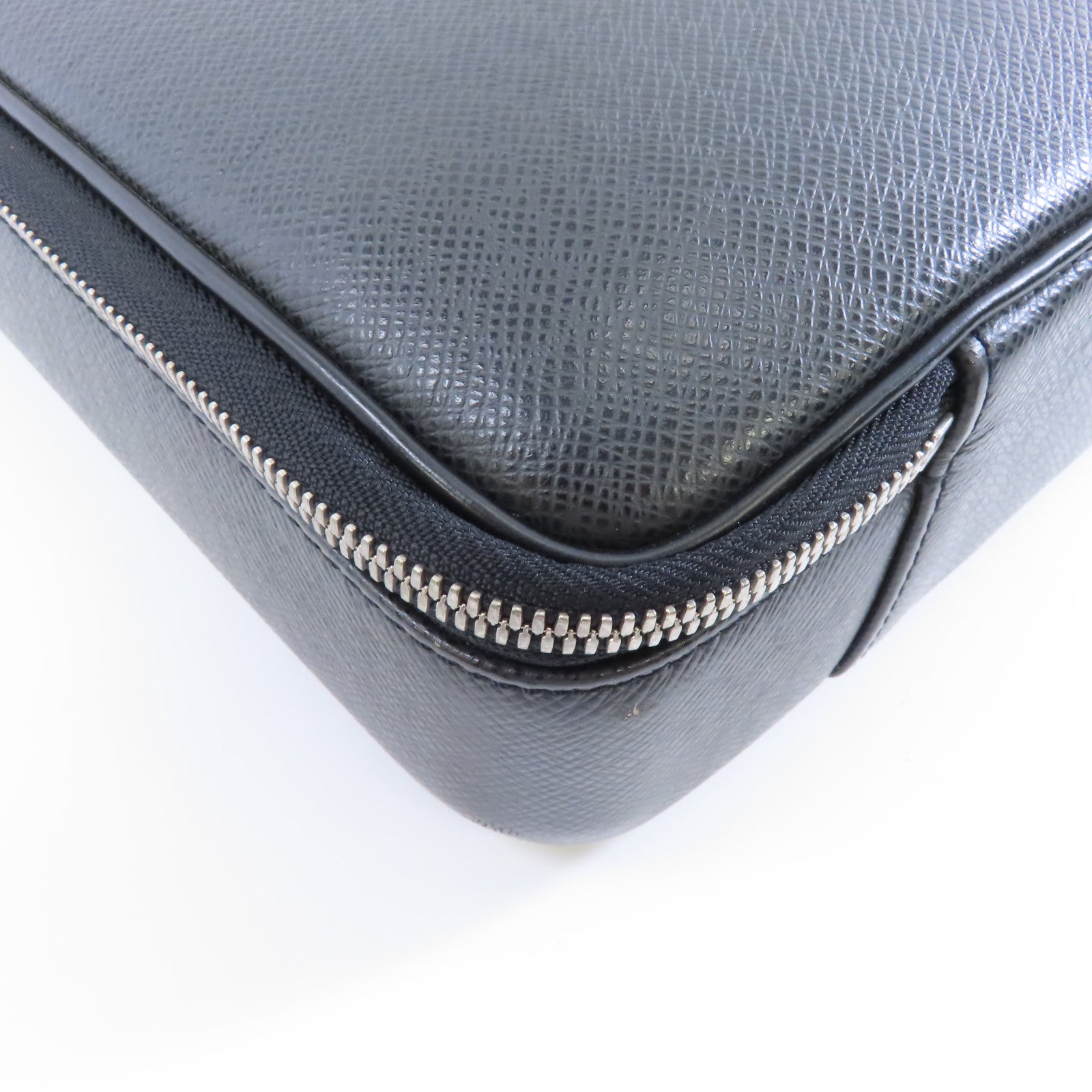 LOUIS VUITTON 【激減優惠】Taiga Computer Case Bag銀扣公事包黑色