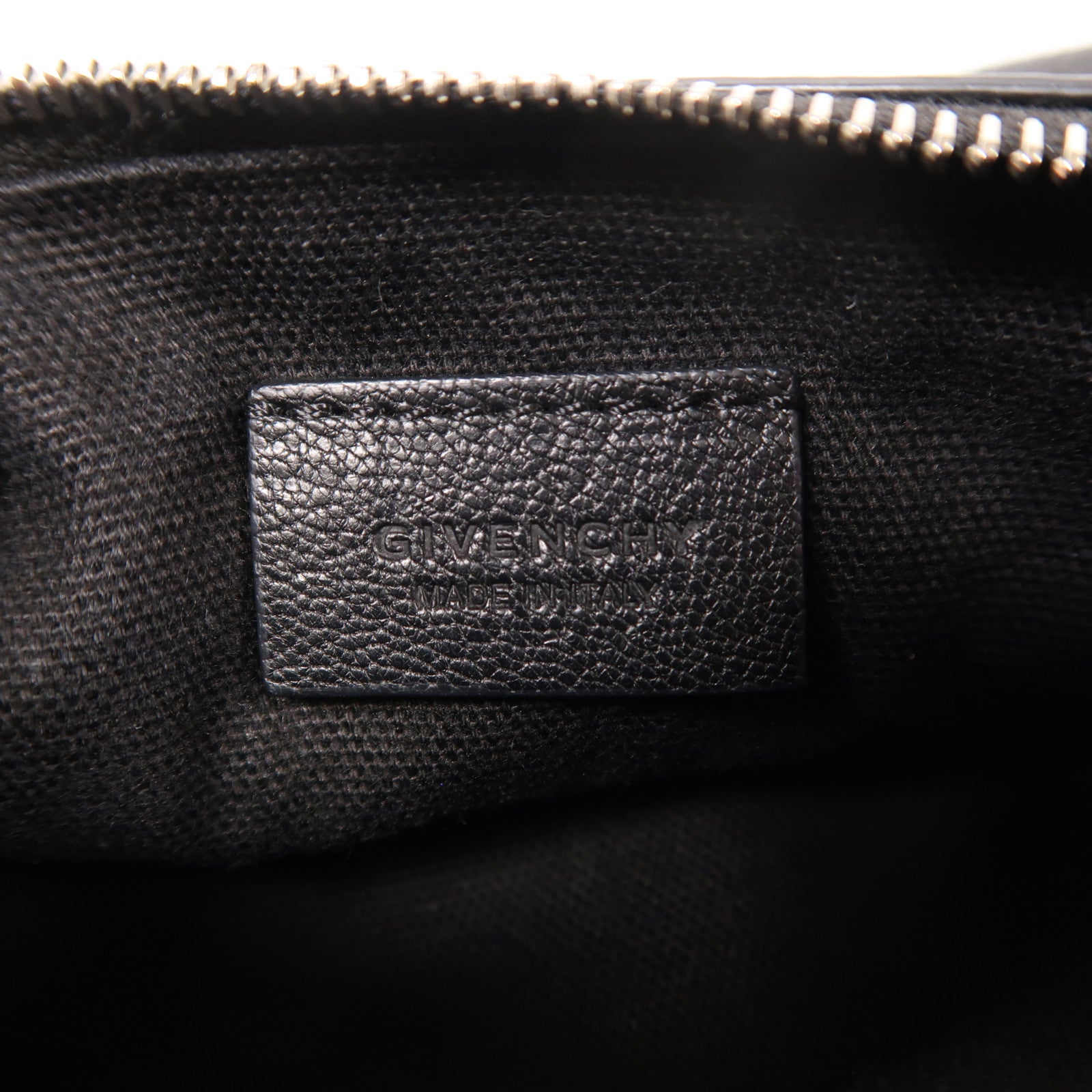 GIVENCHY 牛皮皮革Pandora Clutch銀扣手拿包