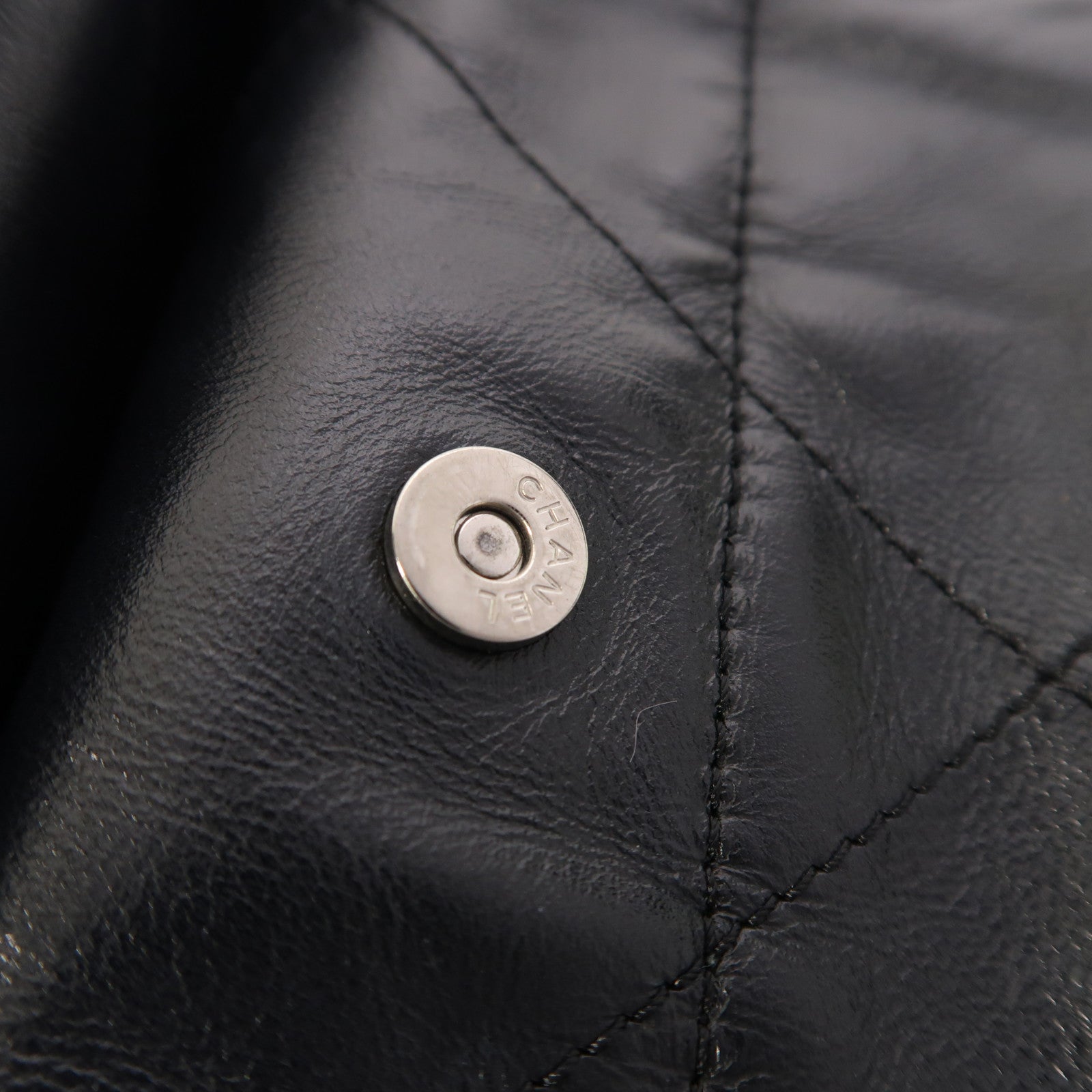 CHANEL 牛皮皮革Chanel 22 Small銀扣鏈帶肩背袋