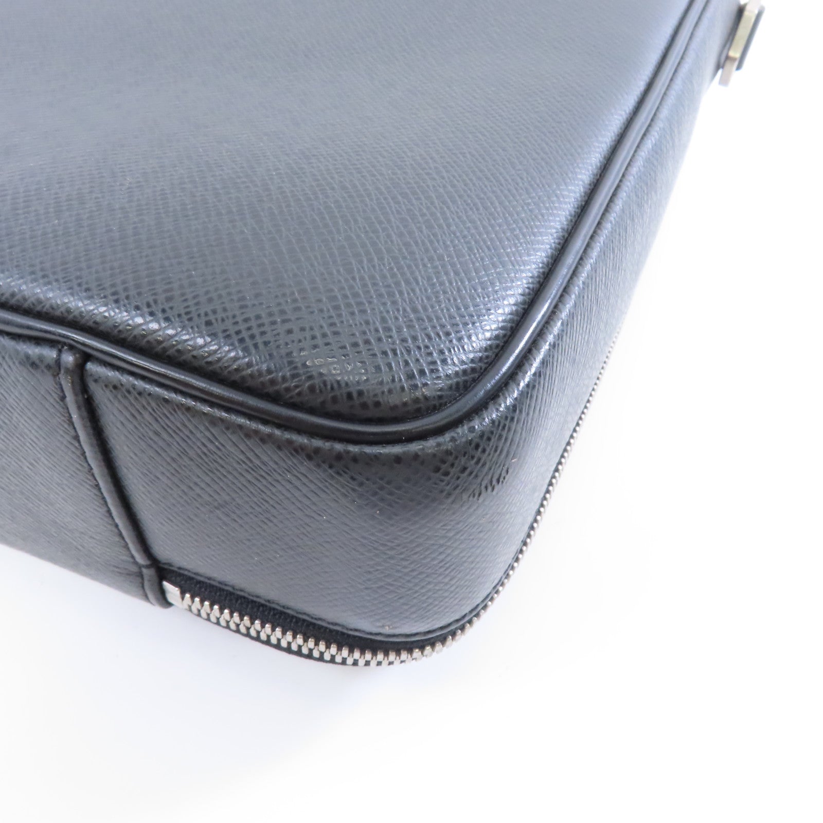 LOUIS VUITTON 【激減優惠】Taiga Computer Case Bag銀扣公事包黑色