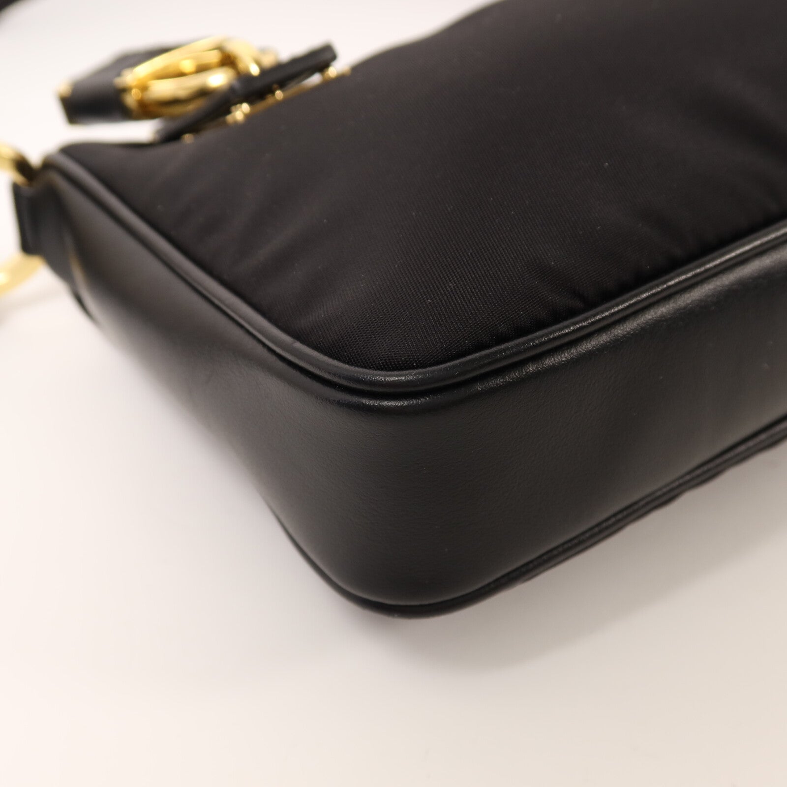 PRADA 尼龍Shoulder Bag金扣肩背袋