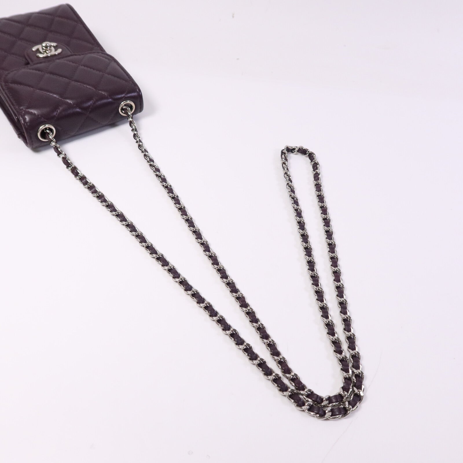 CHANEL 羊皮皮革Phone Bag銀扣鏈帶肩背袋