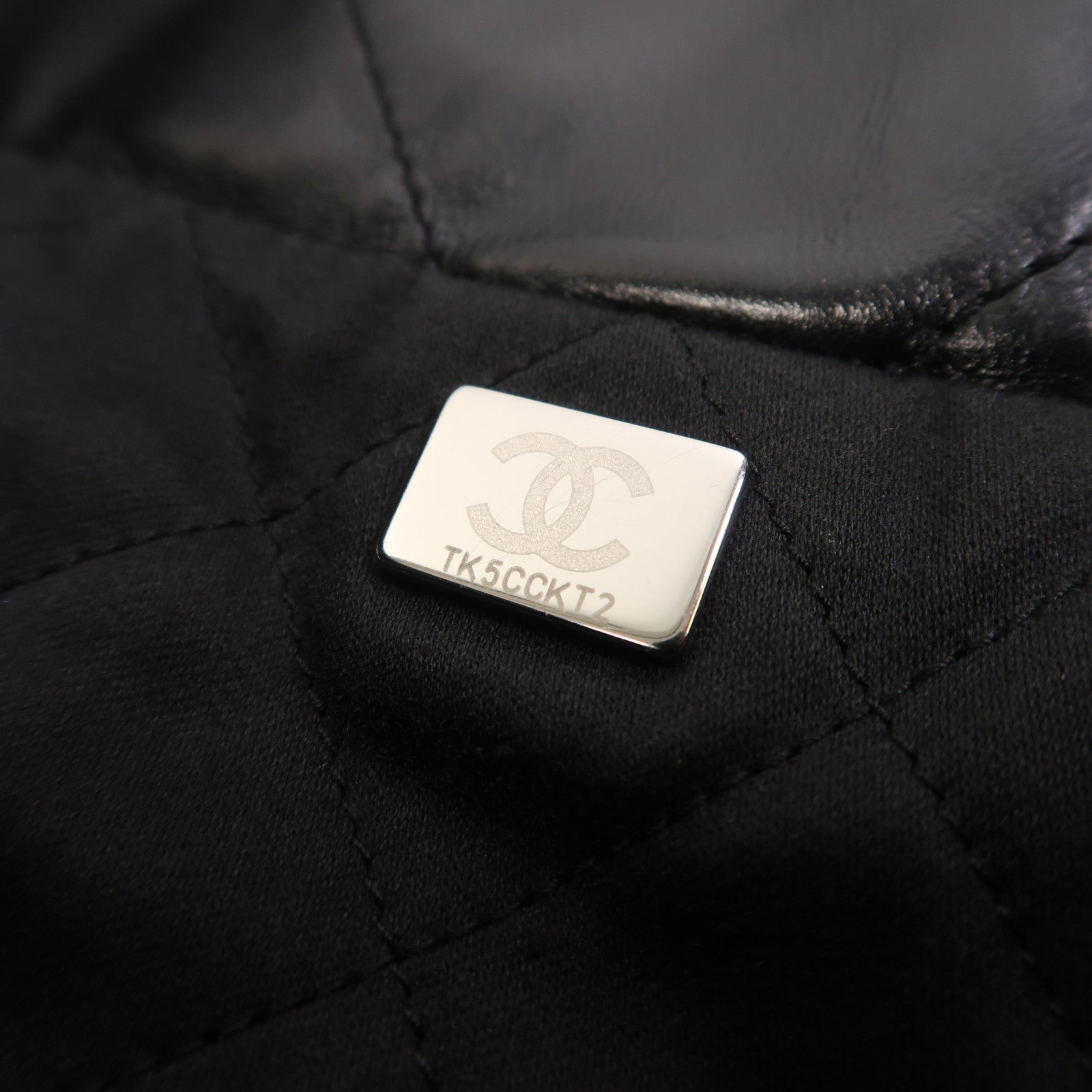 CHANEL 牛皮皮革Chanel 22 Small銀扣鏈帶肩背袋