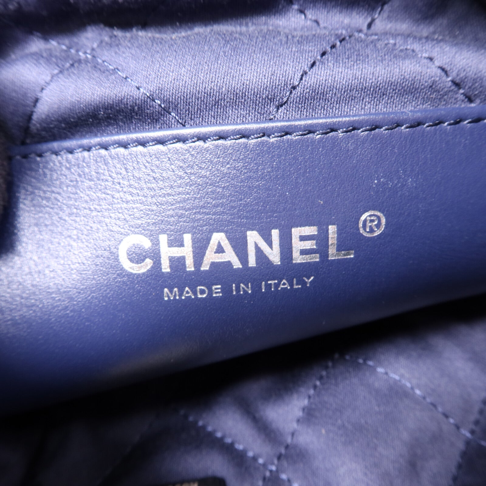 CHANEL 牛仔布Mini 22銀扣鏈帶手挽肩背兩用袋