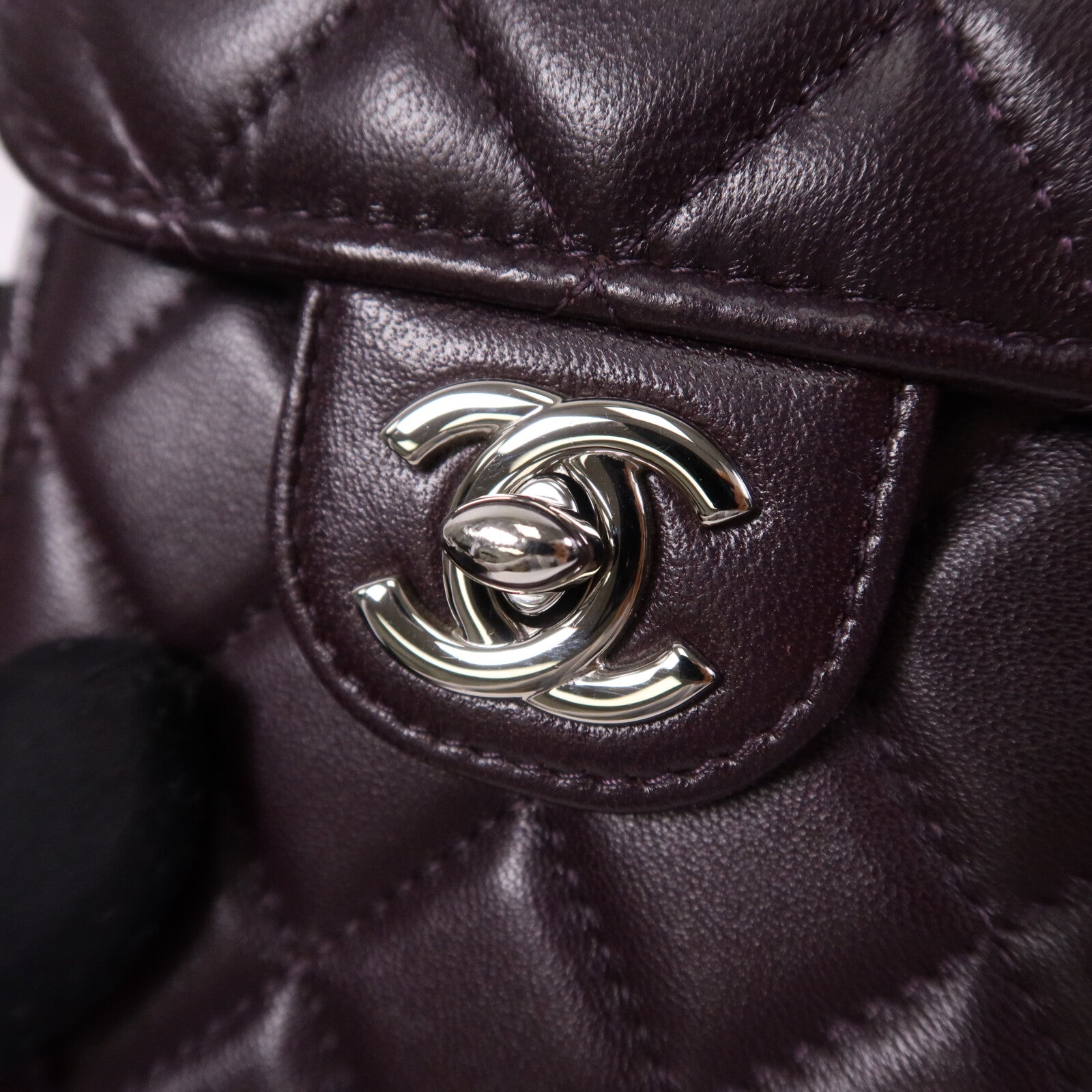 CHANEL 羊皮皮革Phone Bag銀扣鏈帶肩背袋