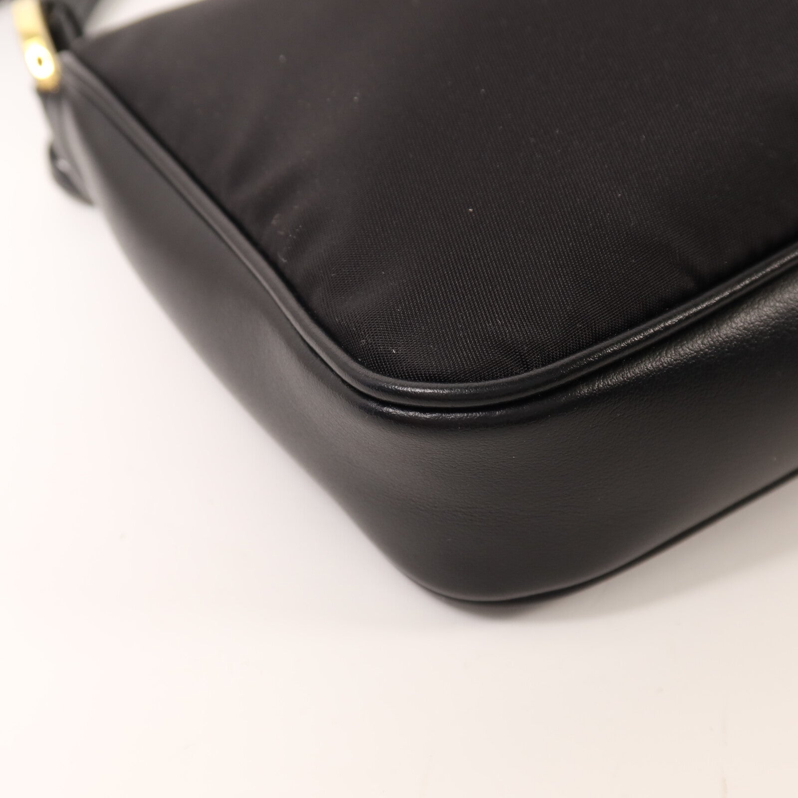 PRADA 尼龍Shoulder Bag金扣肩背袋