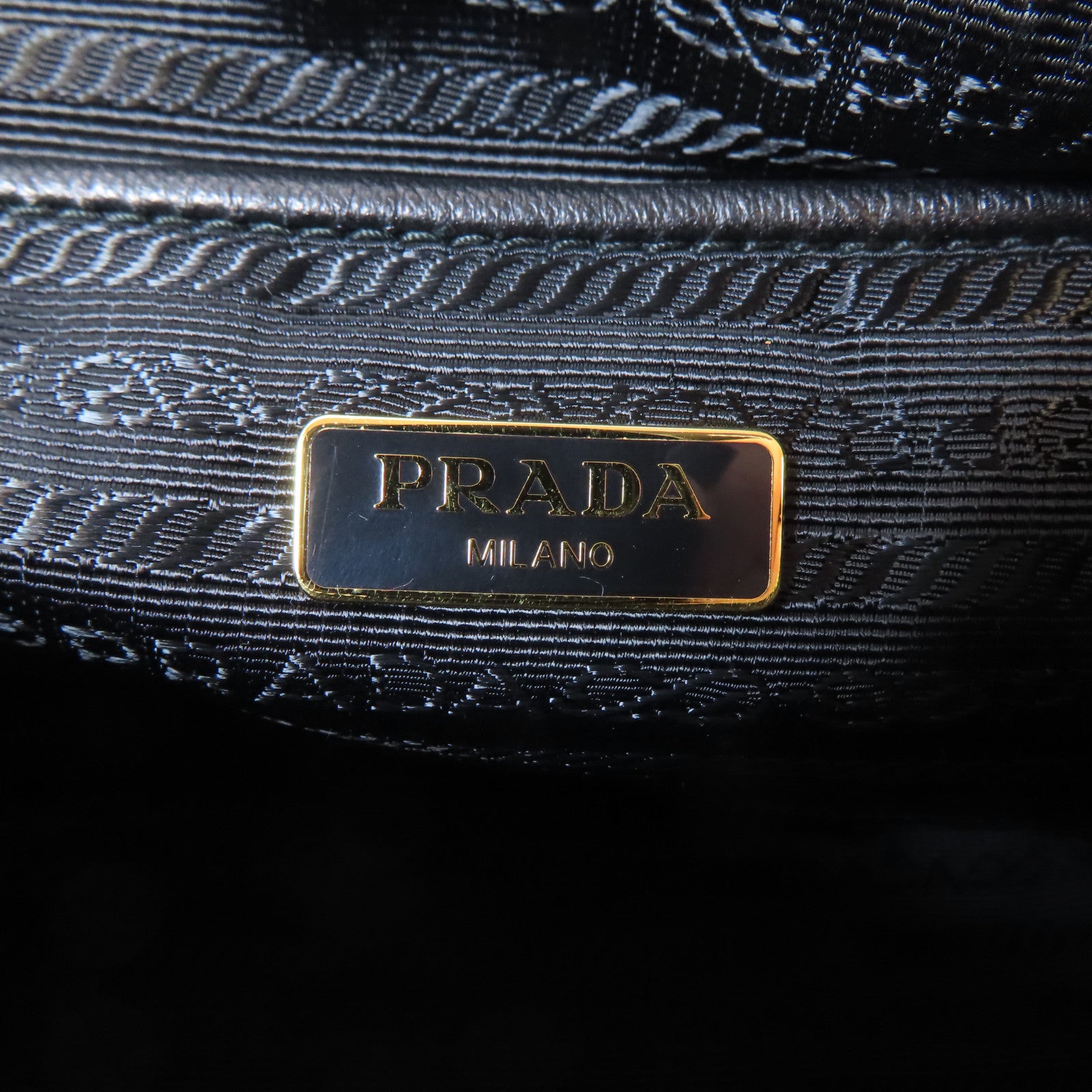 PRADA 尼龍Shoulder Bag金扣肩背袋黑色