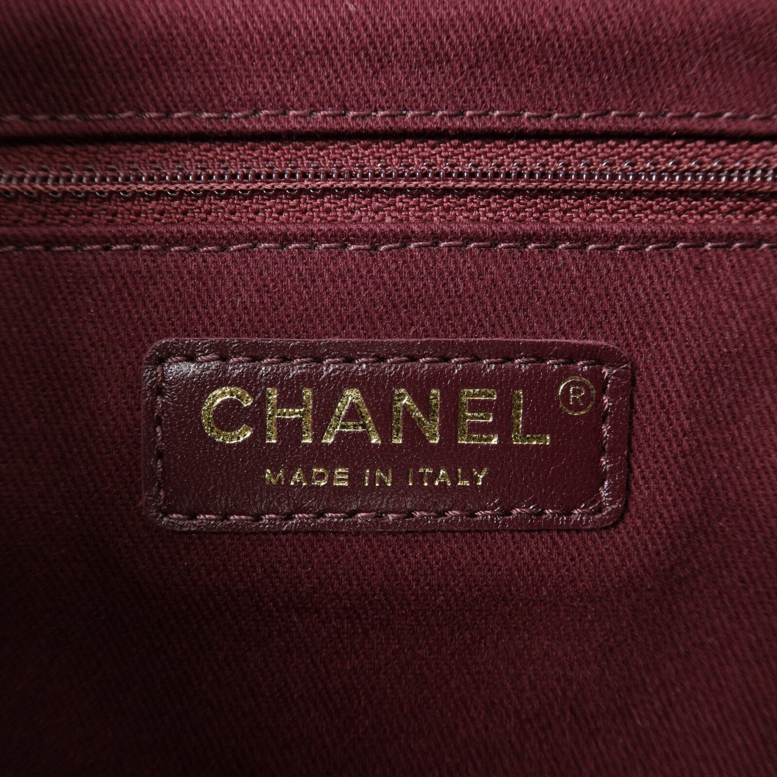 CHANEL 牛皮皮革Business Affinity Backpack鏈帶背包