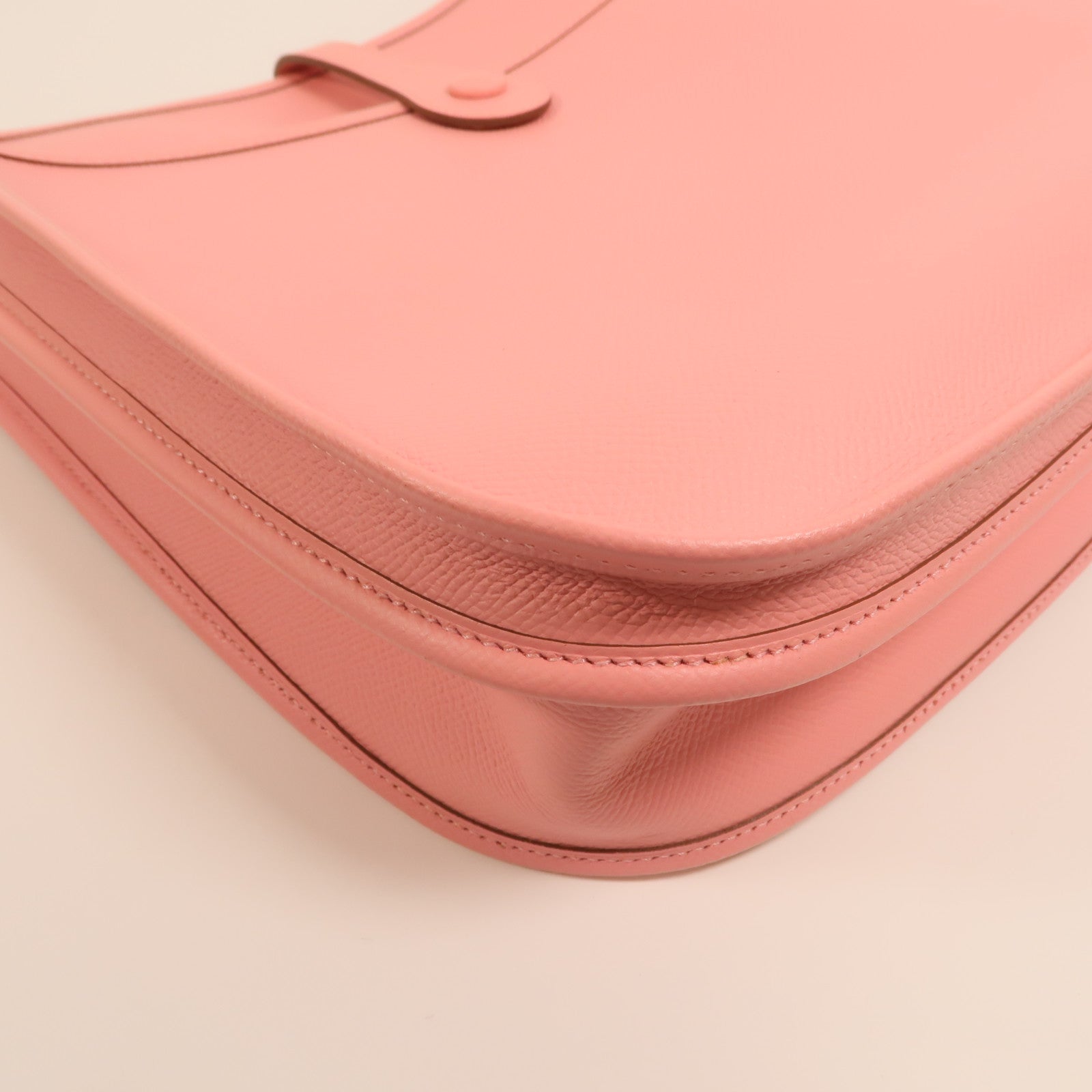HERMES Epsom皮革Evelyne PM銀扣肩背袋Rose Confetti