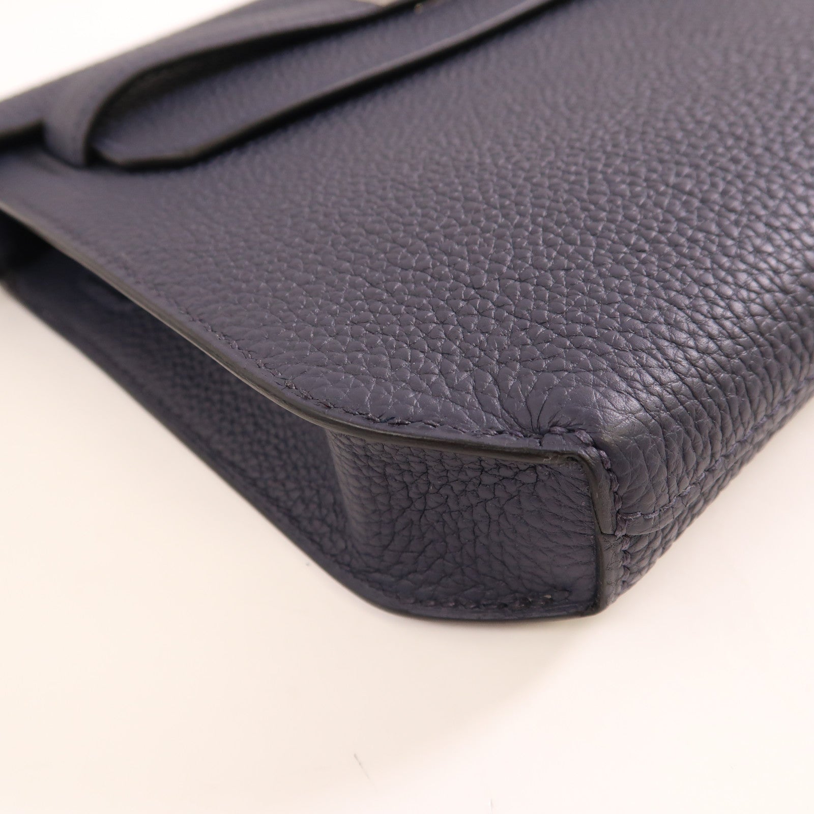 HERMES Togo皮革Kelly Depeches 25銀扣手拿包2Z Bleu Nuit