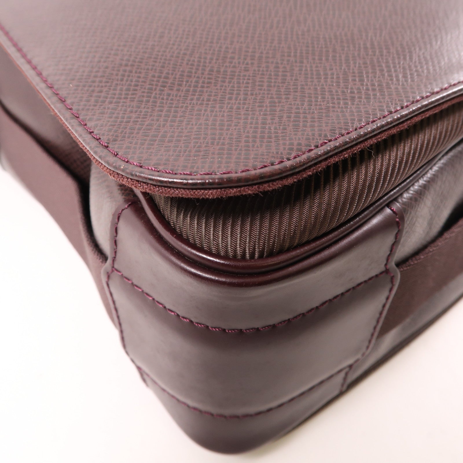 LOUIS VUITTON Taiga Viktor金扣肩背袋棕色