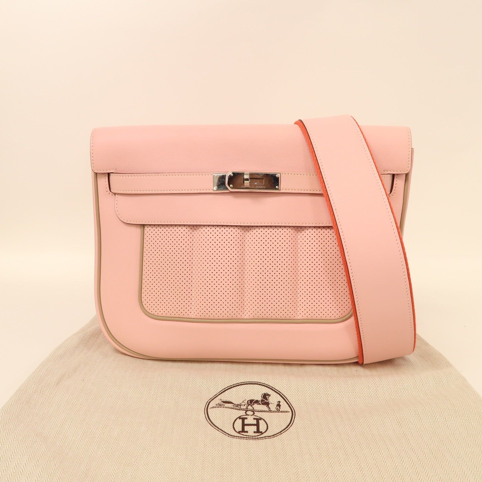 HERMES Swift皮革Berline銀扣肩背袋Rose Sakura/櫻花粉色
