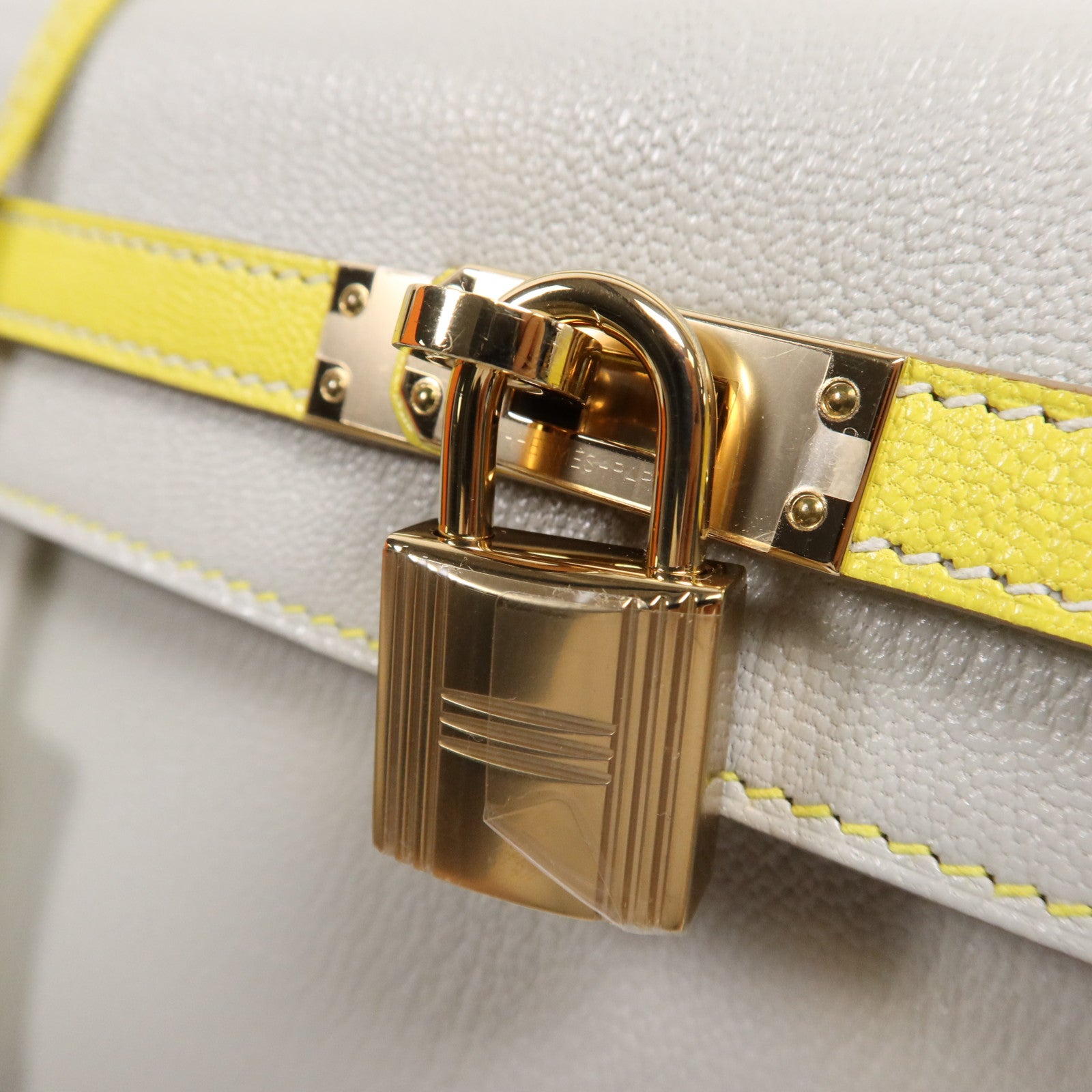 HERMES 【激減優惠】Cherve皮革Kelly 25金扣手挽肩背兩用袋 Gris Perle/Lime