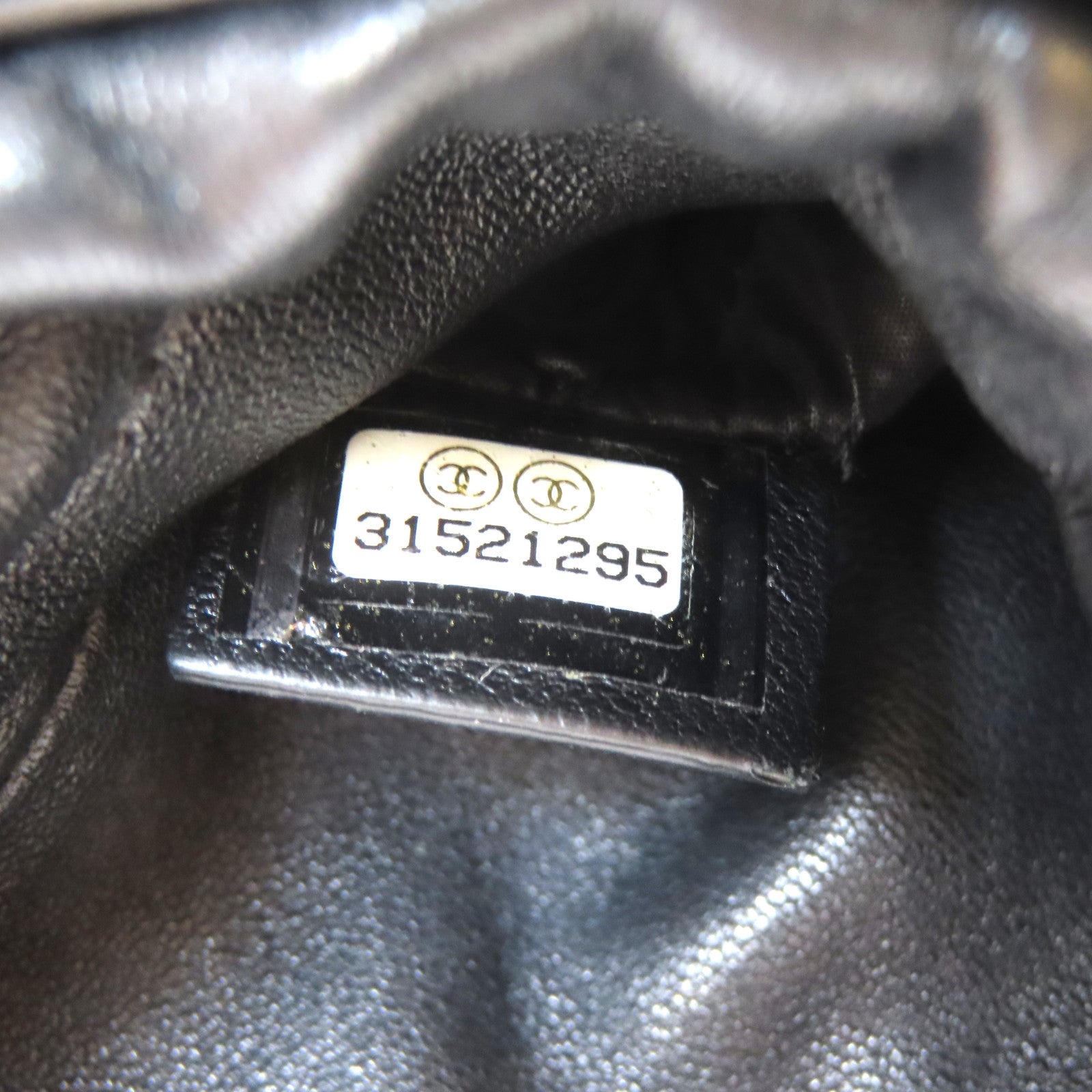 CHANEL 菱格羊皮皮革Bucket Bag金扣肩背袋黑色