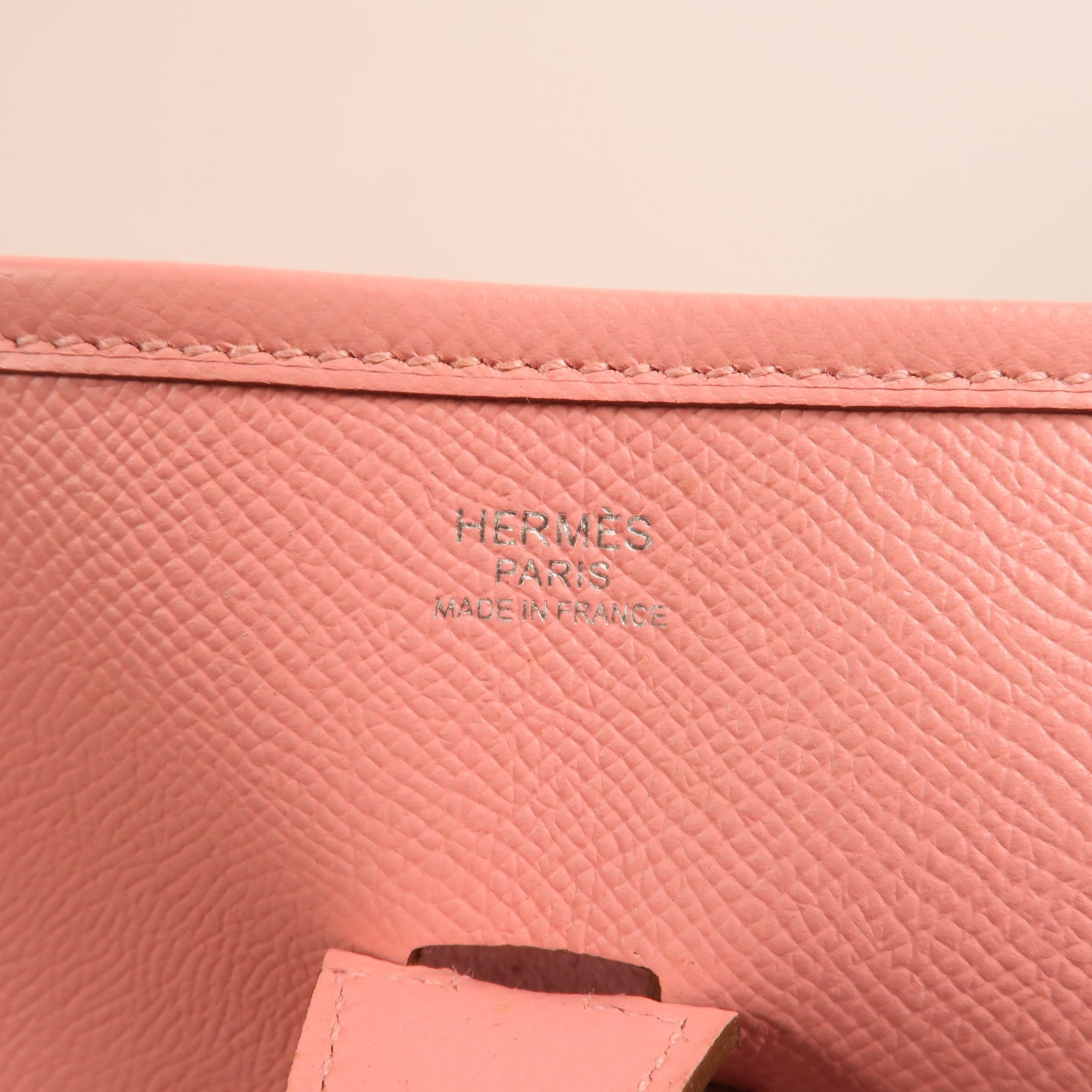 HERMES Epsom皮革Evelyne PM銀扣肩背袋Rose Confetti