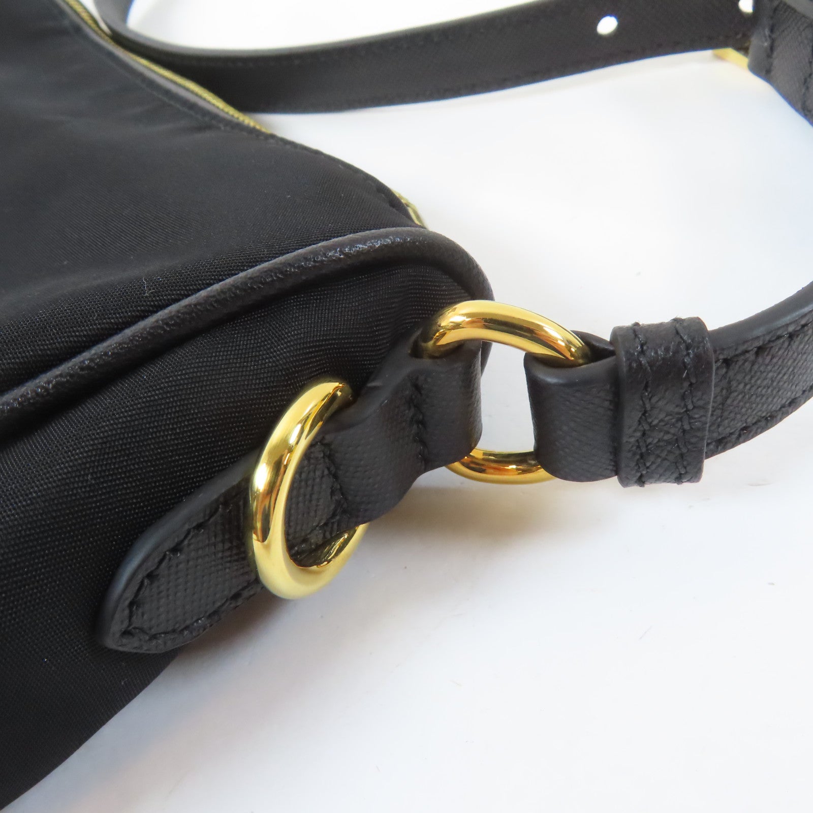 PRADA 尼龍Shoulder Bag金扣肩背袋黑色