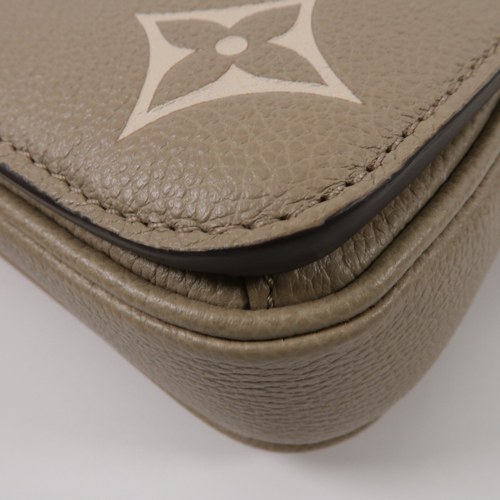 LOUIS VUITTON Monogram Empreinte Pochette Metis East West手挽肩背兩用袋