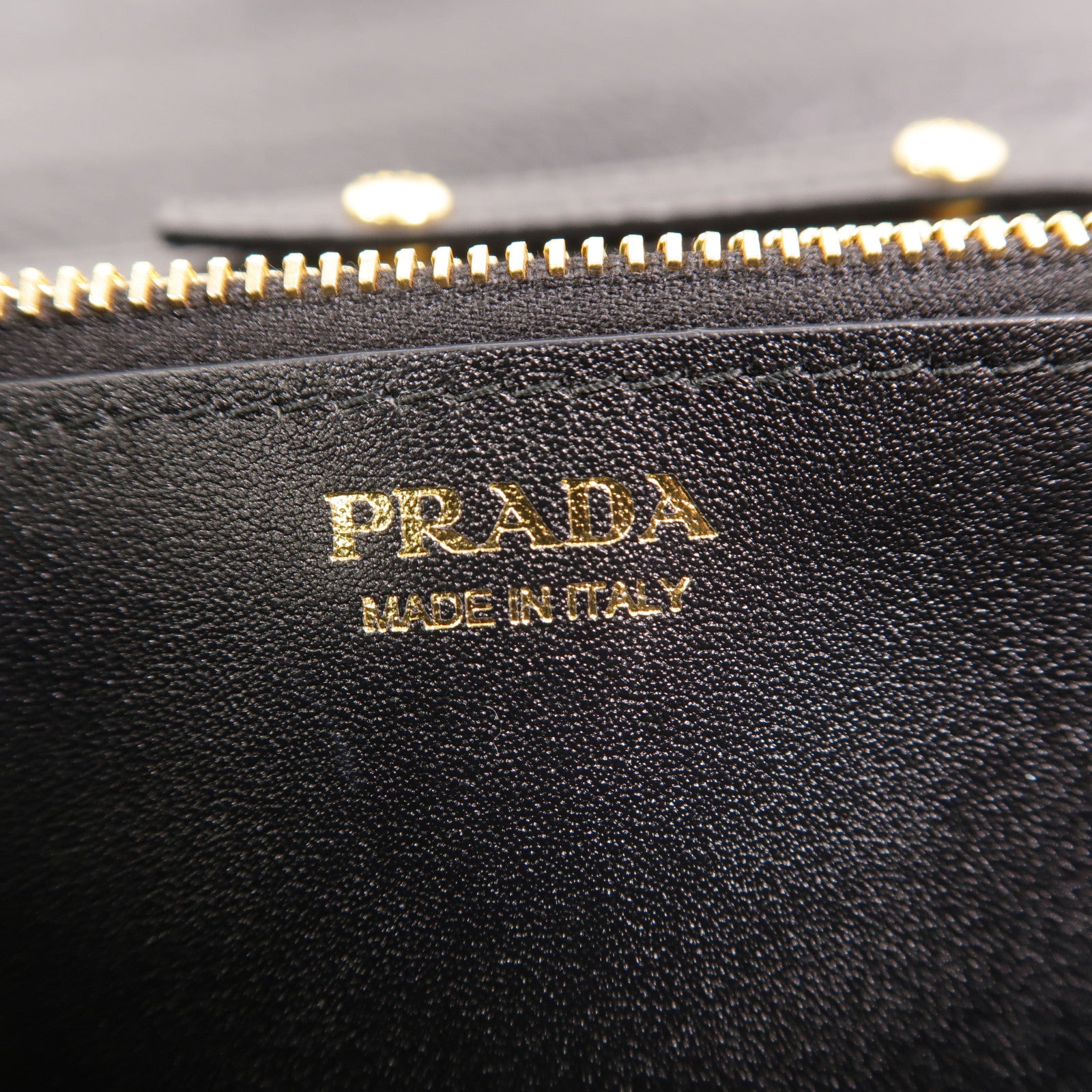 PRADA 牛皮皮革Wallet On Chain鏈帶肩背袋