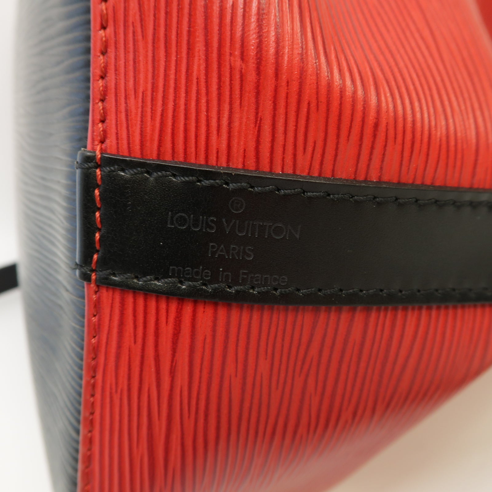 LOUIS VUITTON 【激減優惠】Epi Petit Noe金扣肩背袋紅色/黑色