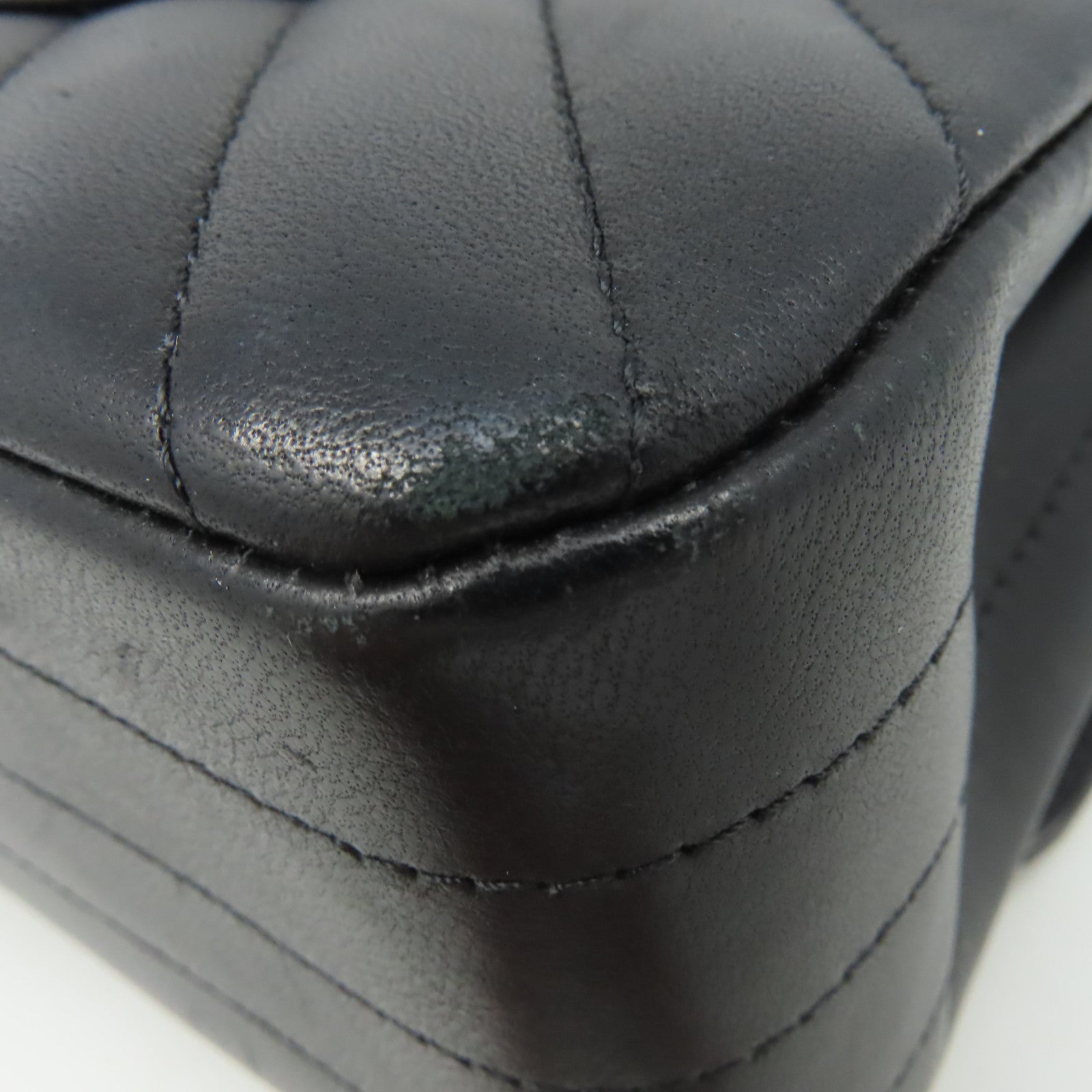 CHANEL **【激減優惠】斜紋牛皮皮革Medium Classic Flap Chain Shoulder Bag銀扣鏈帶肩背袋黑色