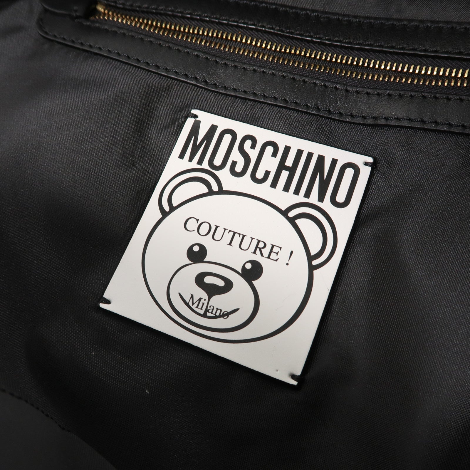 MOSCHINO 【激減優惠】塗層帆布Backpack金扣背包黑色