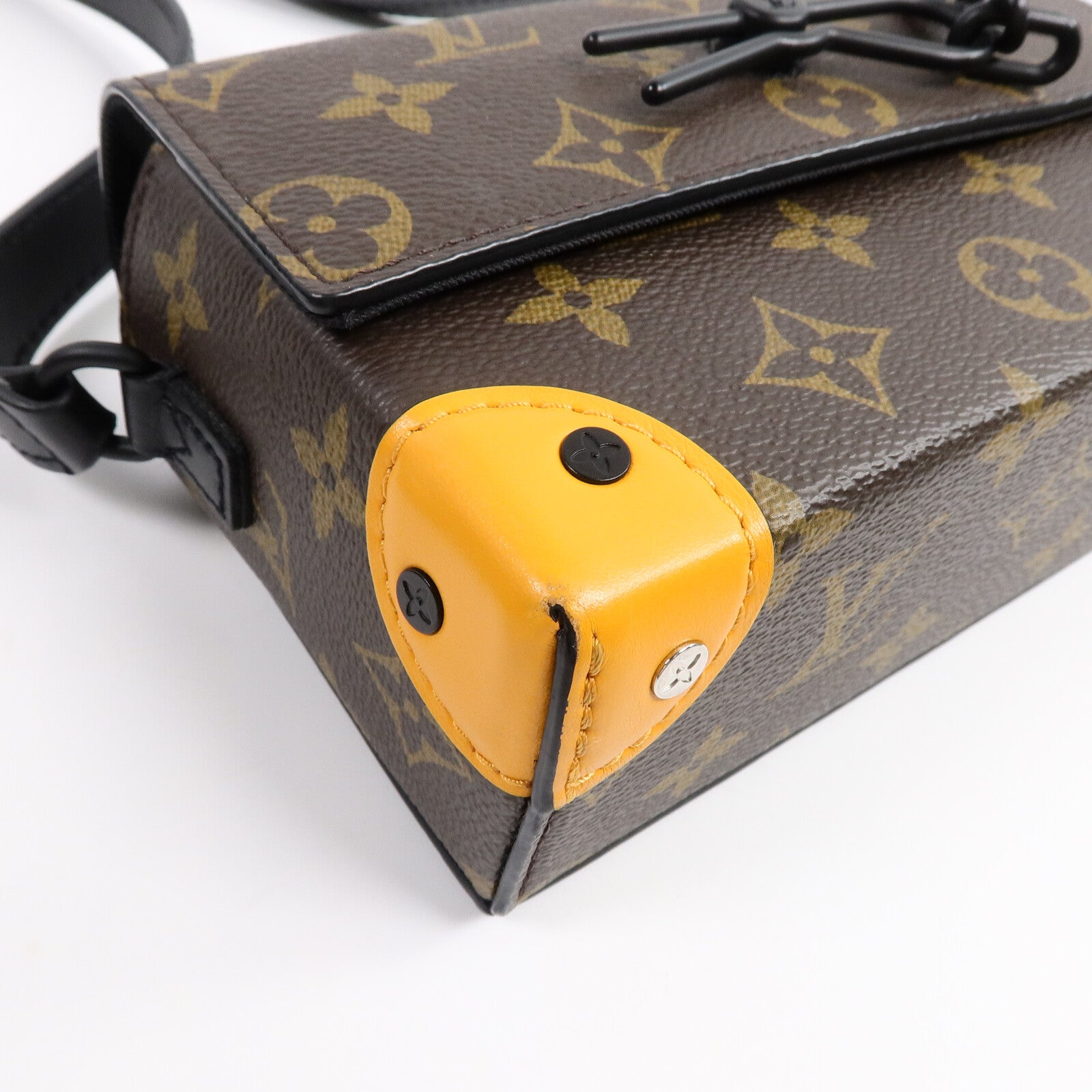 LOUIS VUITTON Monogram Macassar Steamer Wearable Wallet肩背袋