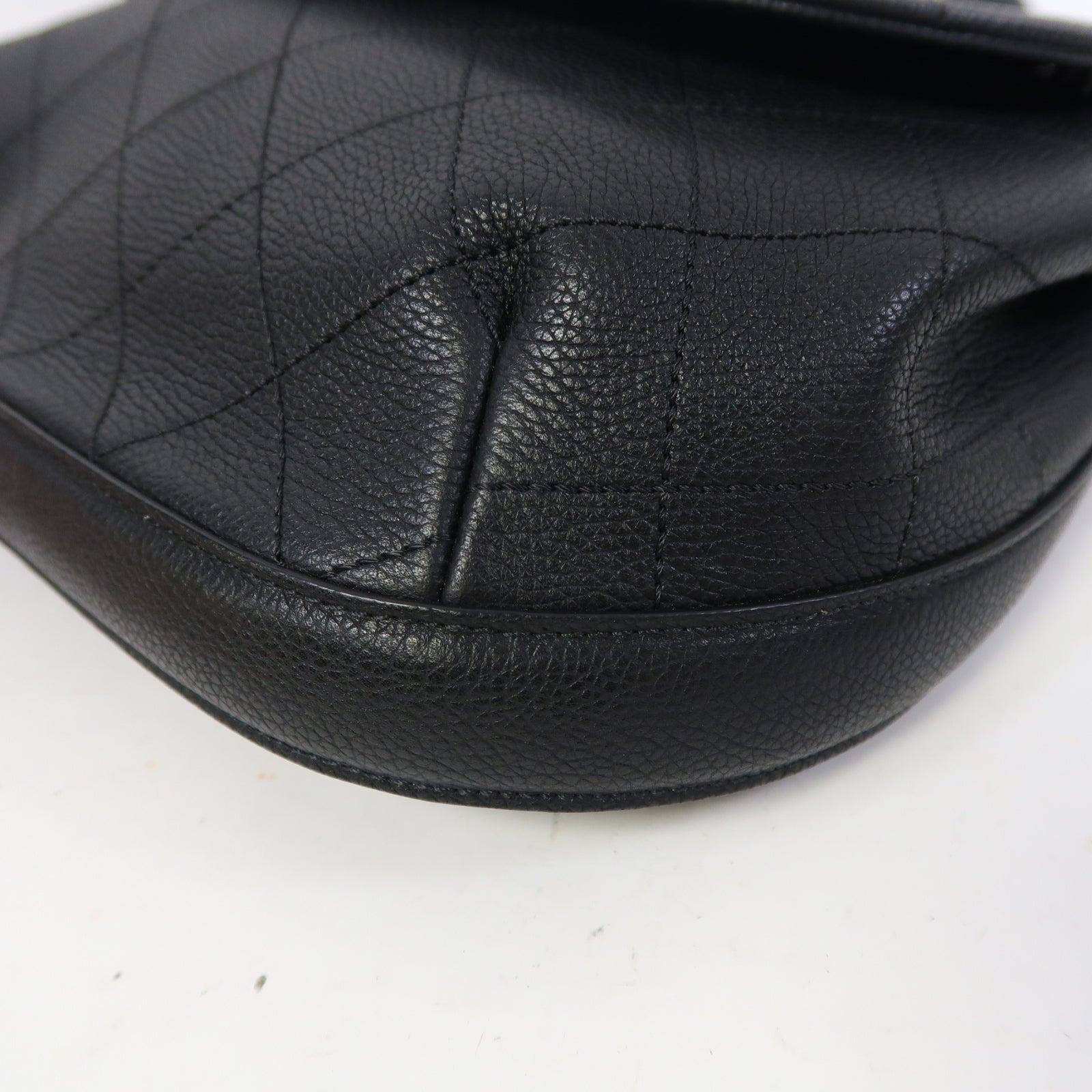 CHANEL 菱格Caviar皮革Shoulder Bag銀扣肩背袋黑色